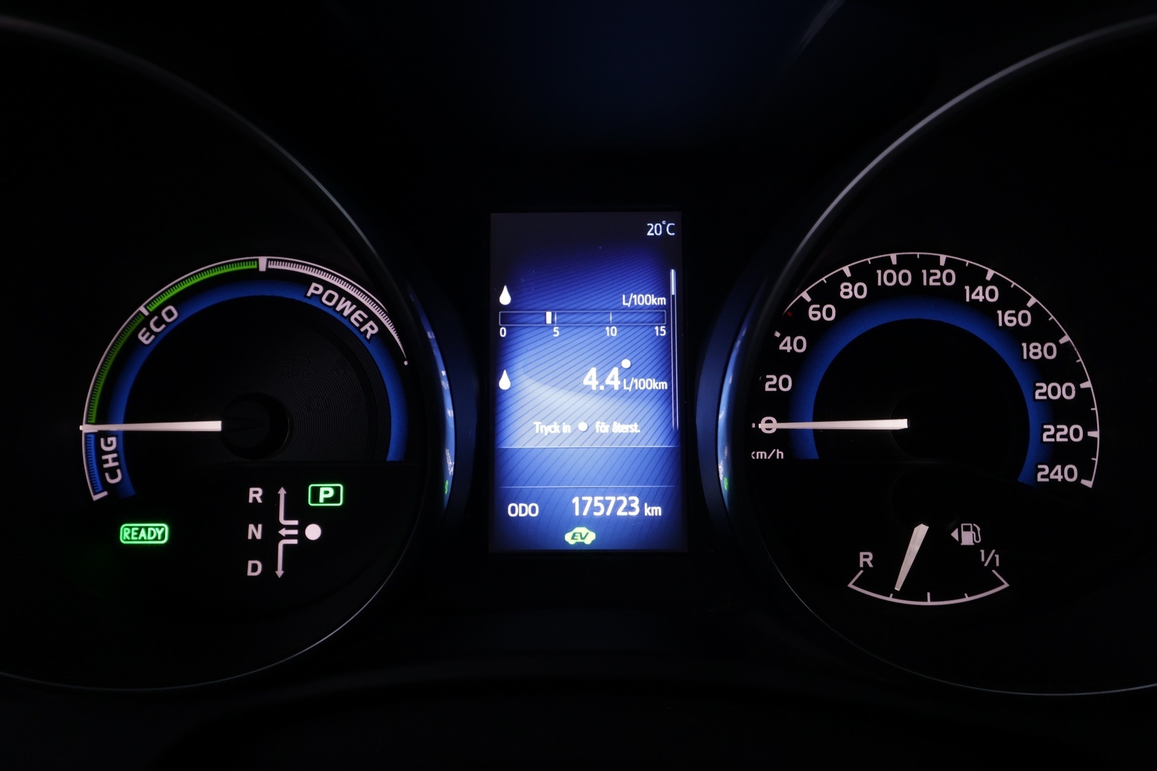 TOYOTA Auris 2016