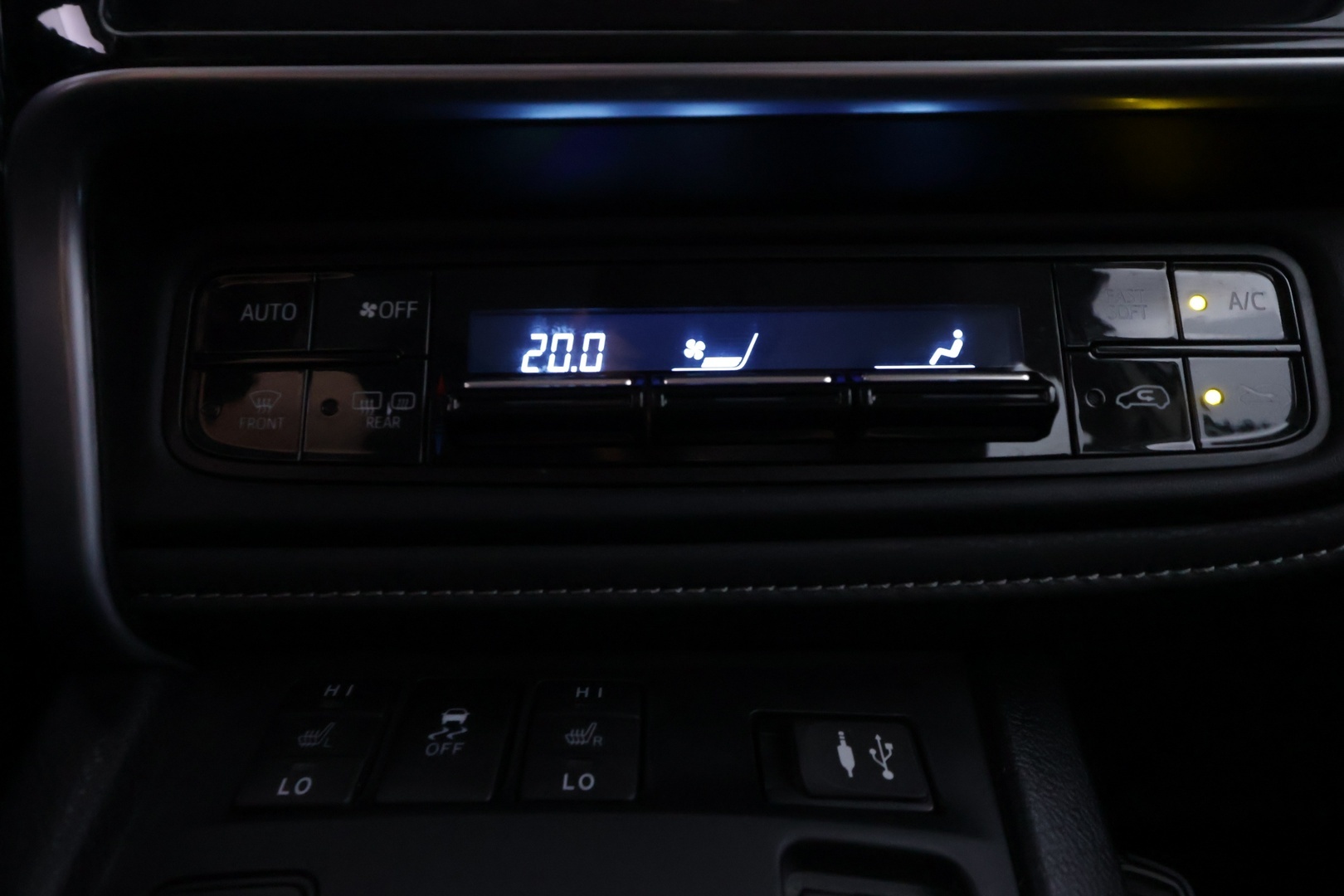 TOYOTA Auris 2016