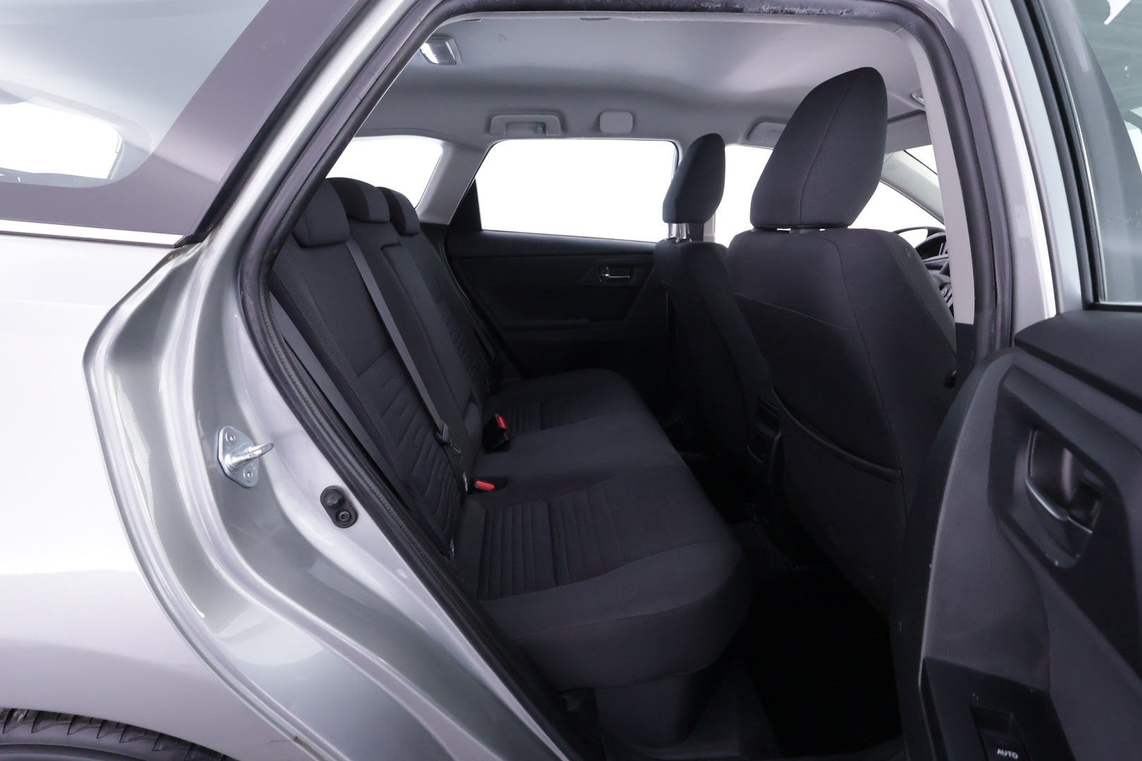 TOYOTA Auris 2016