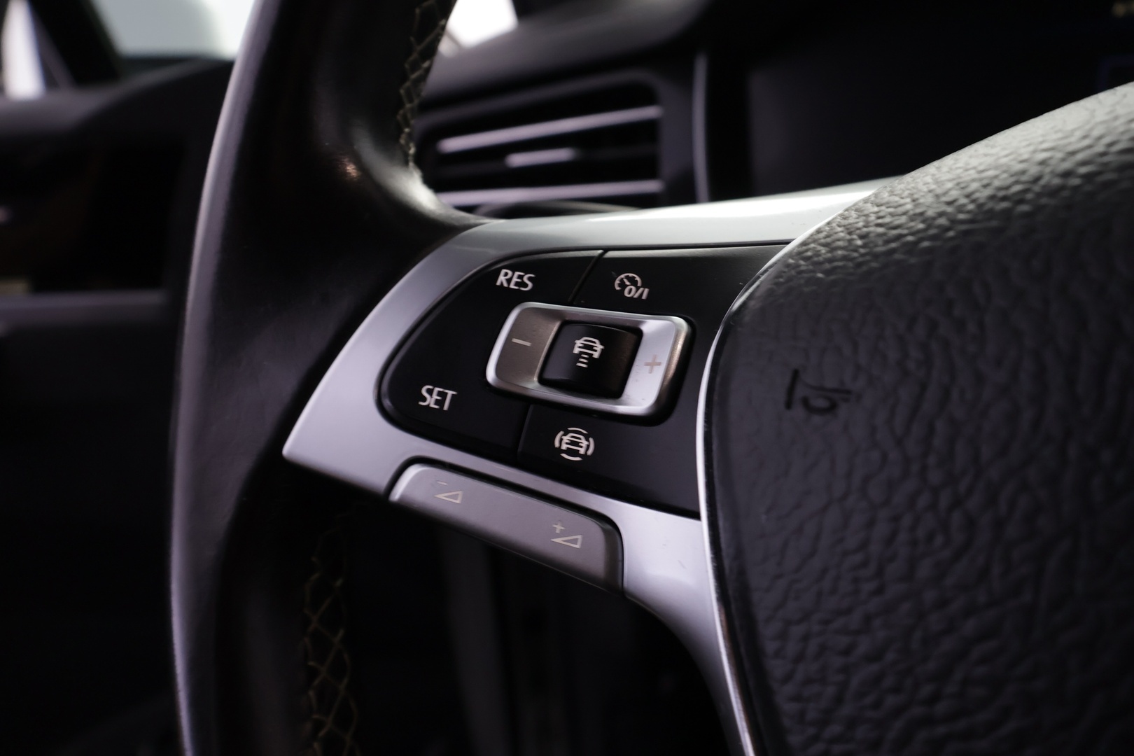 VOLKSWAGEN Touareg 2019