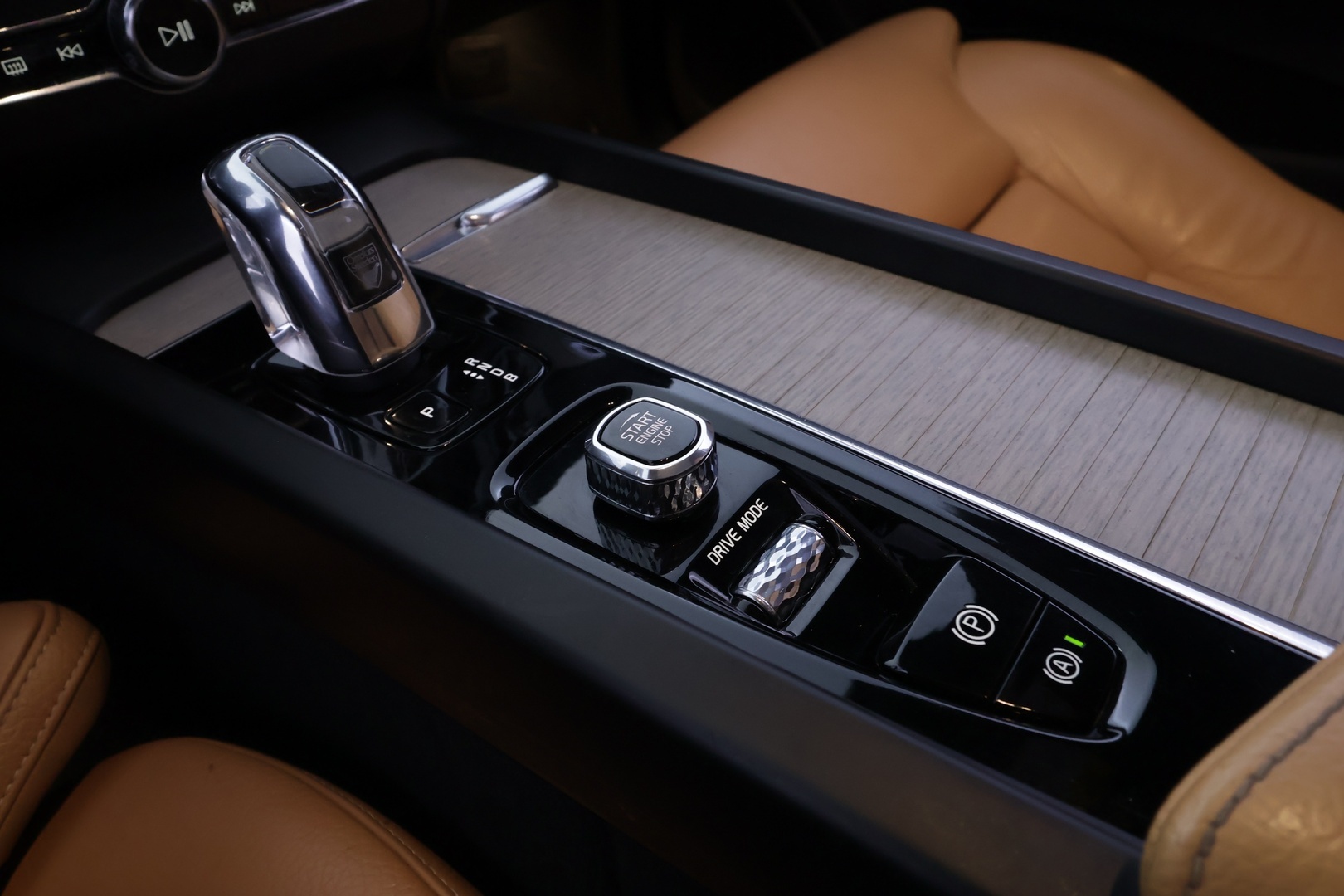 VOLVO XC60 2019