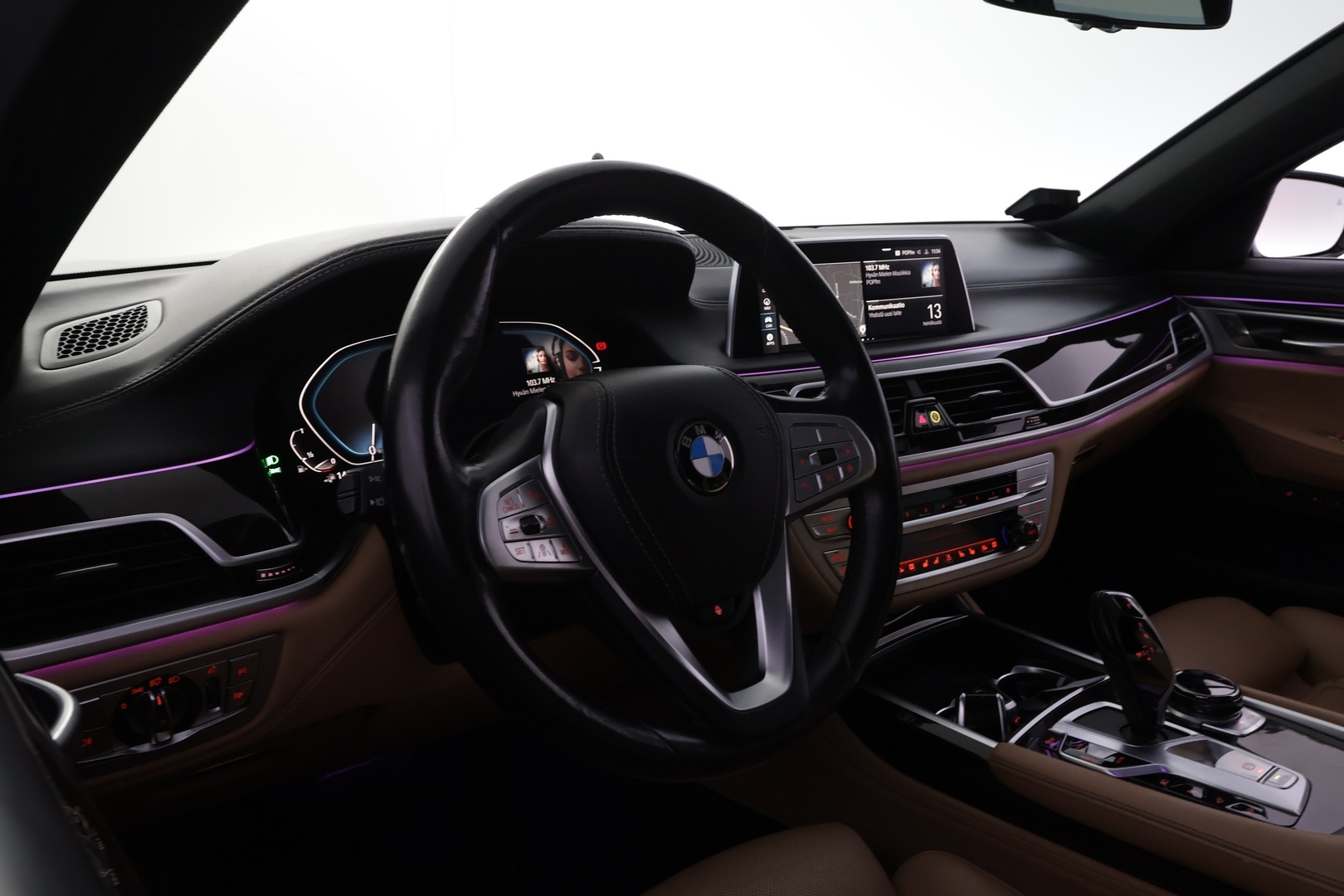 BMW 745 2020