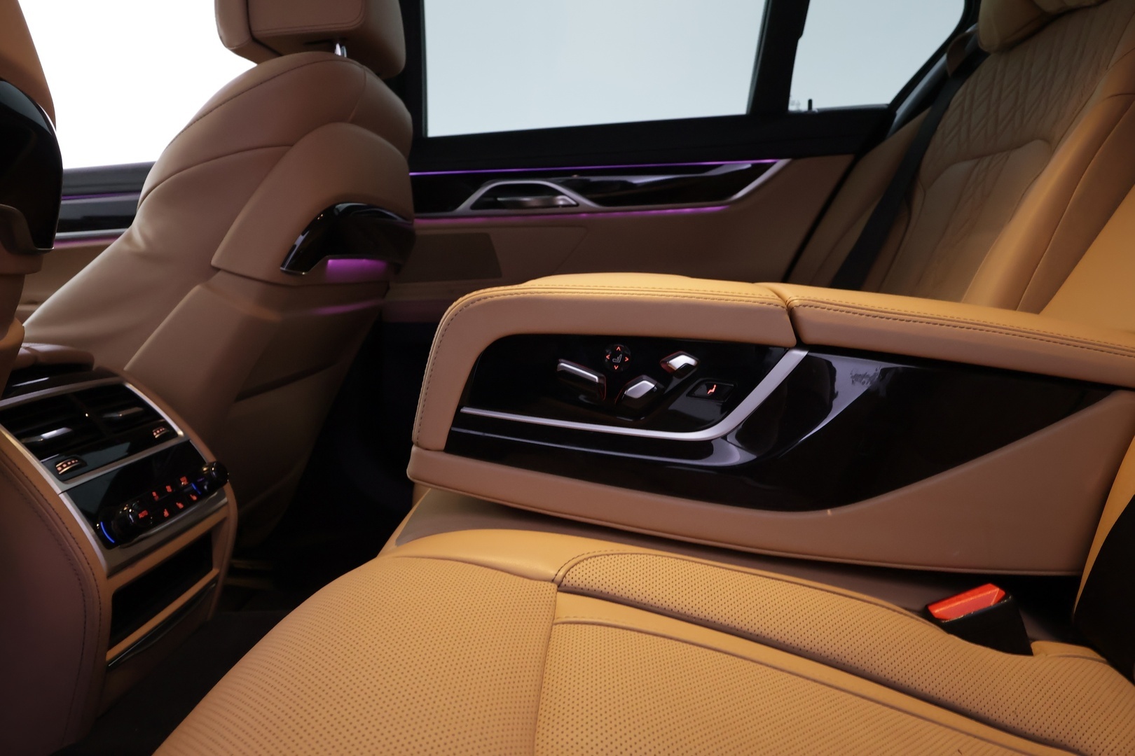 BMW 745 2020