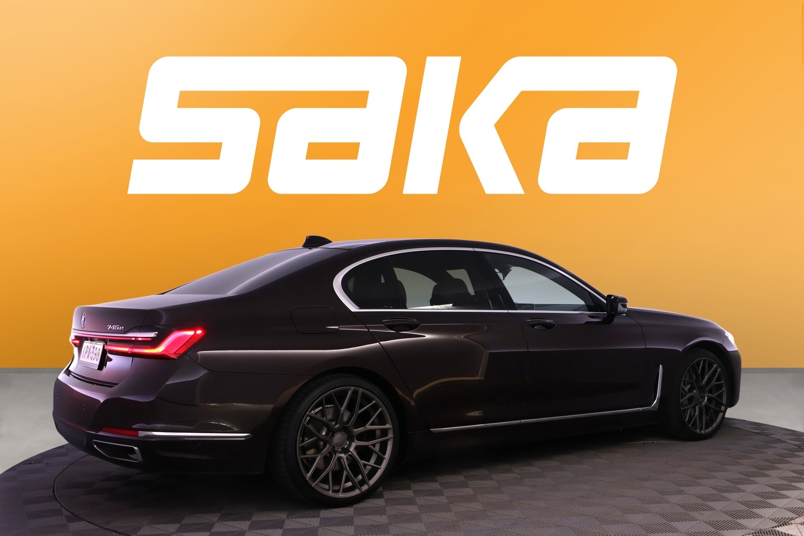 BMW 745 2020