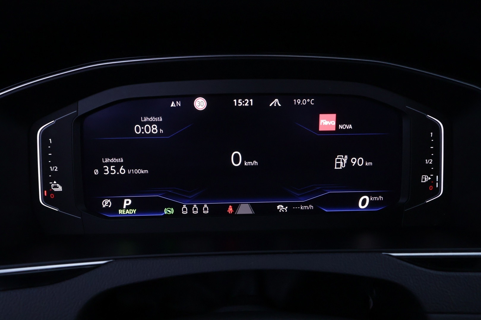 VOLKSWAGEN Passat 2022
