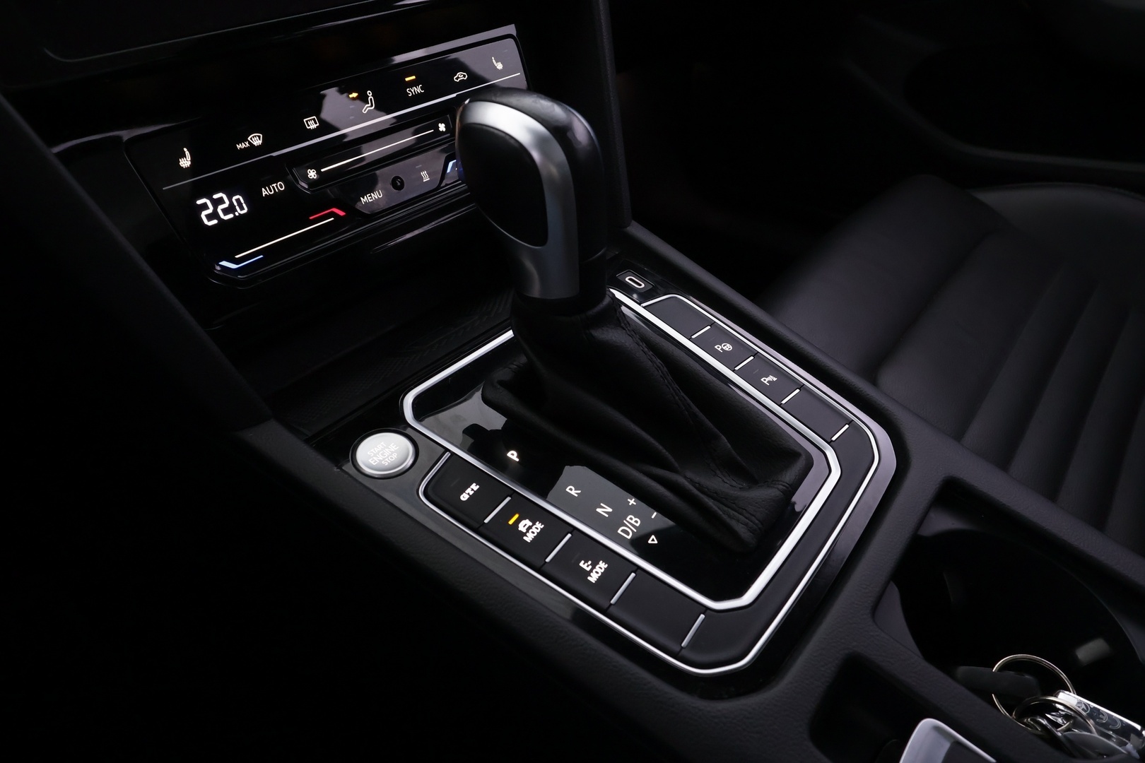 VOLKSWAGEN Passat 2022