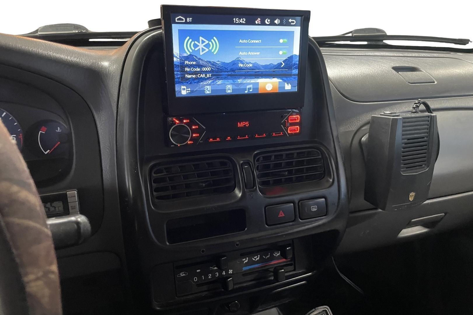 NISSAN KING CAB 2003