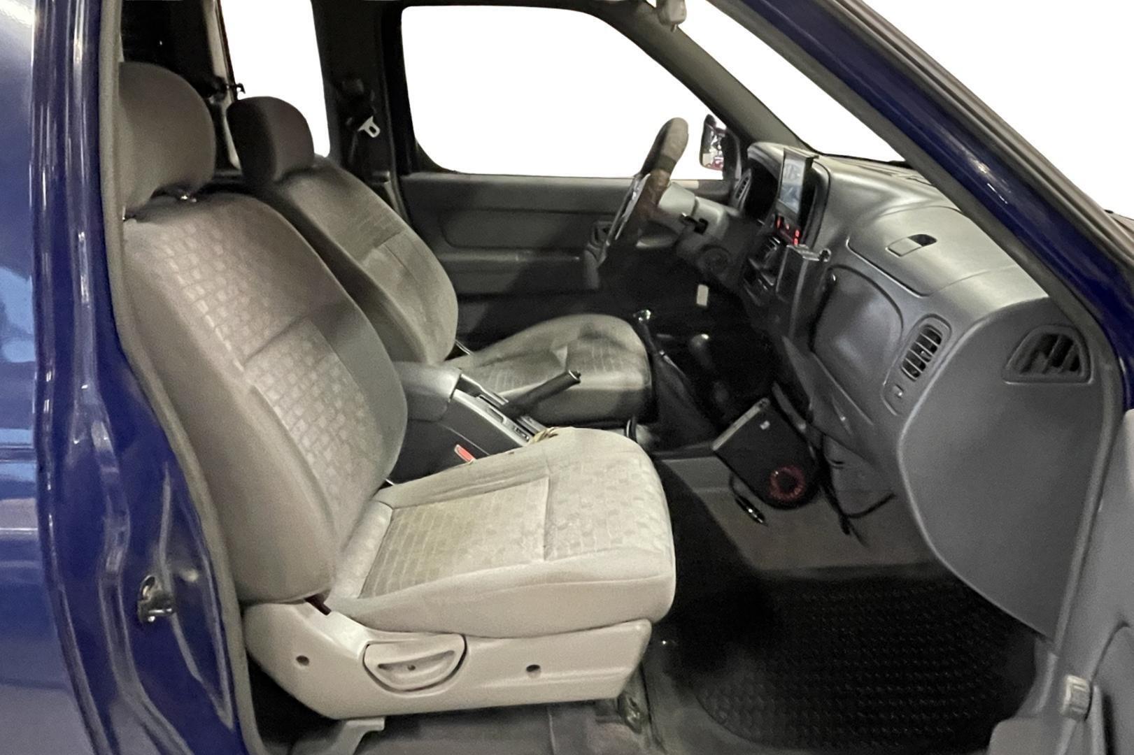 NISSAN KING CAB 2003