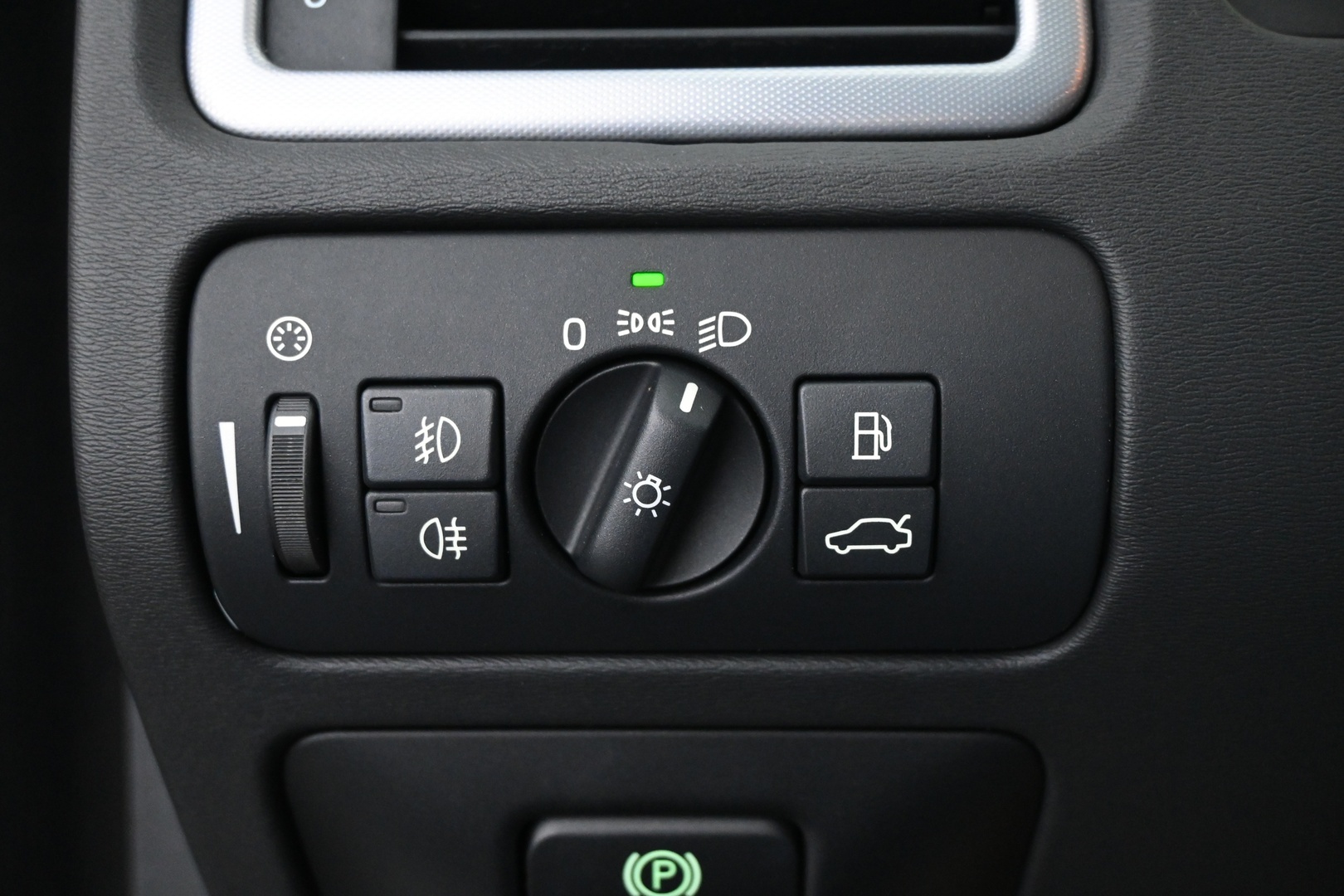 VOLVO V70 2013