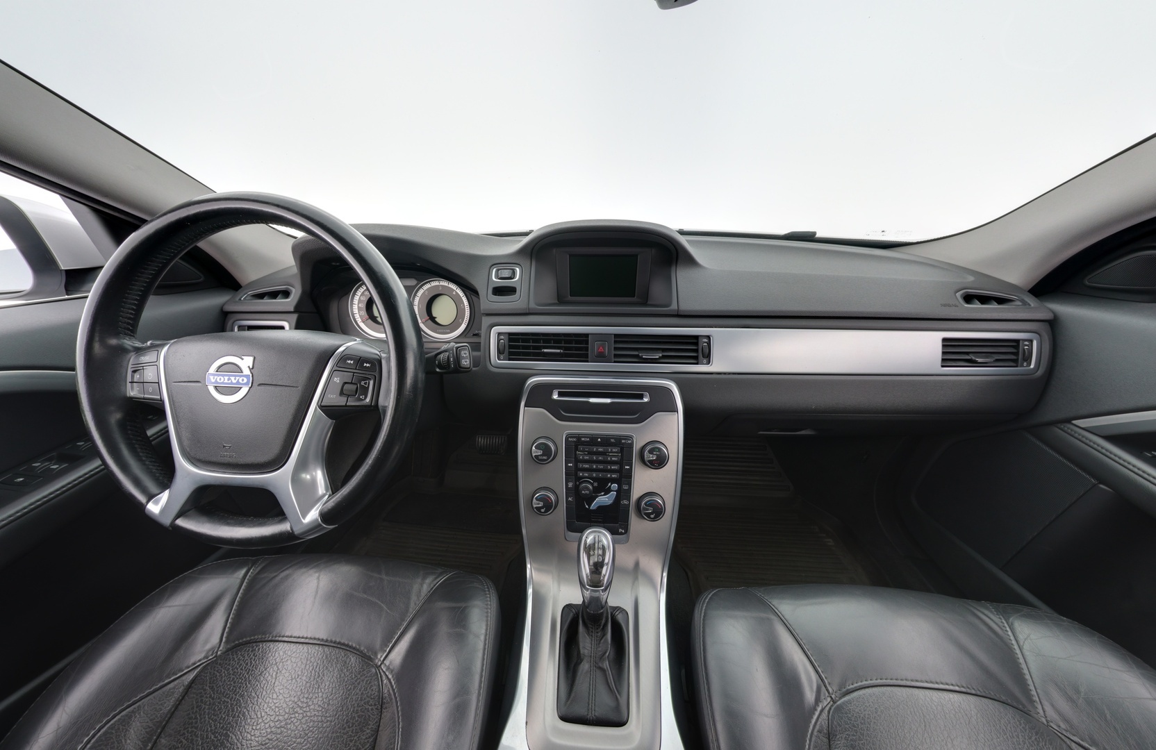 VOLVO V70 2013