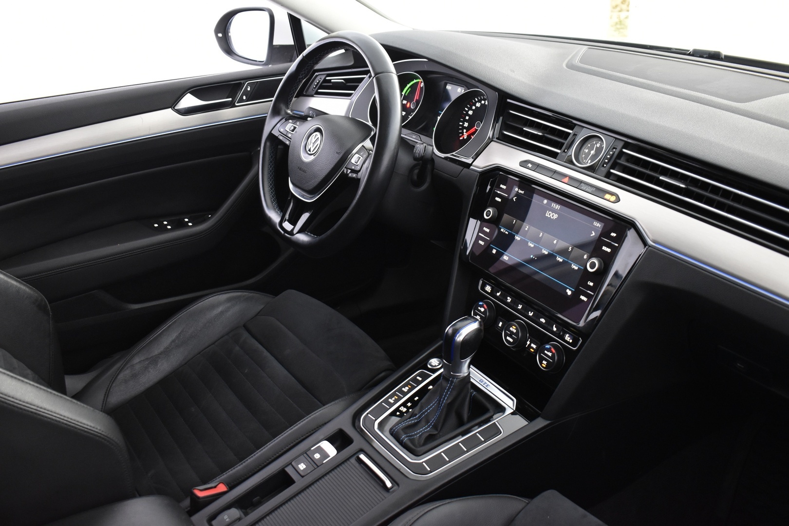 VOLKSWAGEN Passat 2019