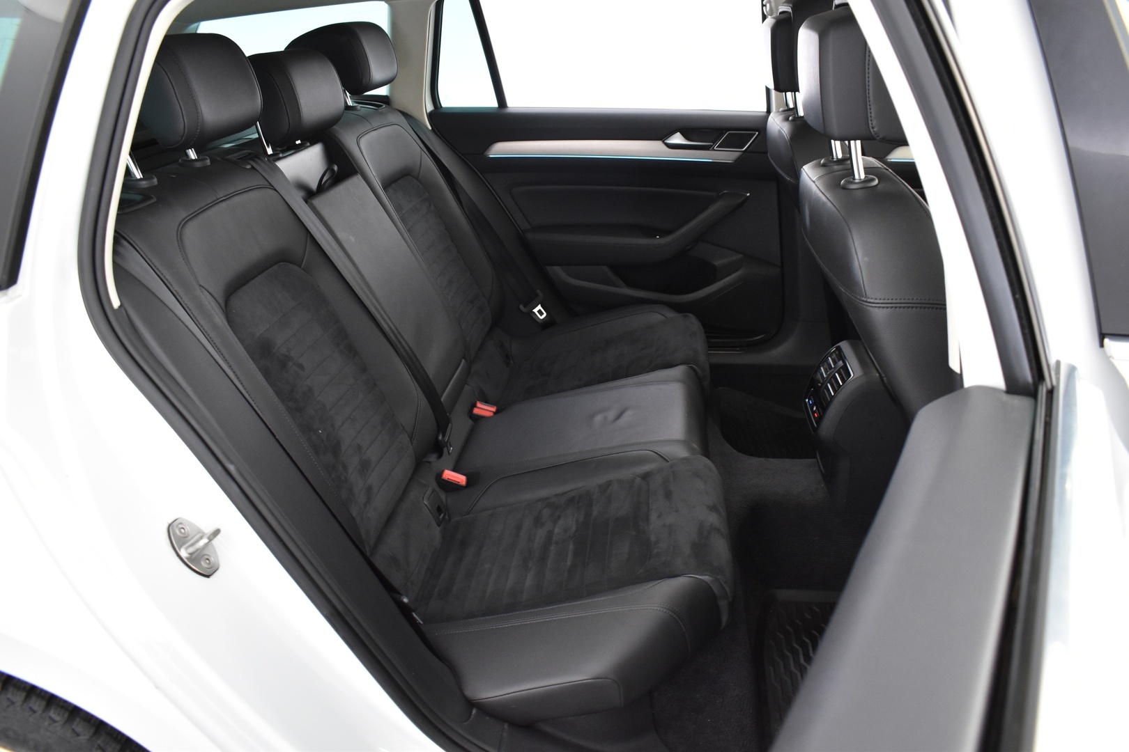 VOLKSWAGEN Passat 2019