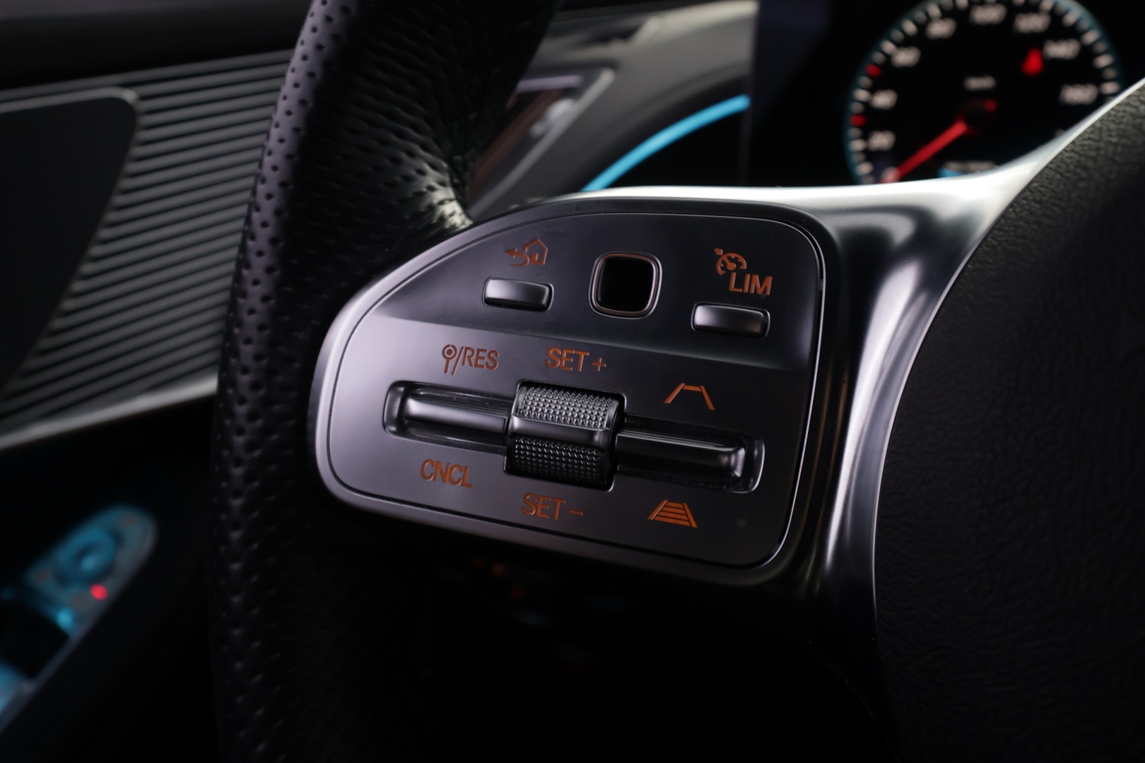 MERCEDES-BENZ EQC 2022