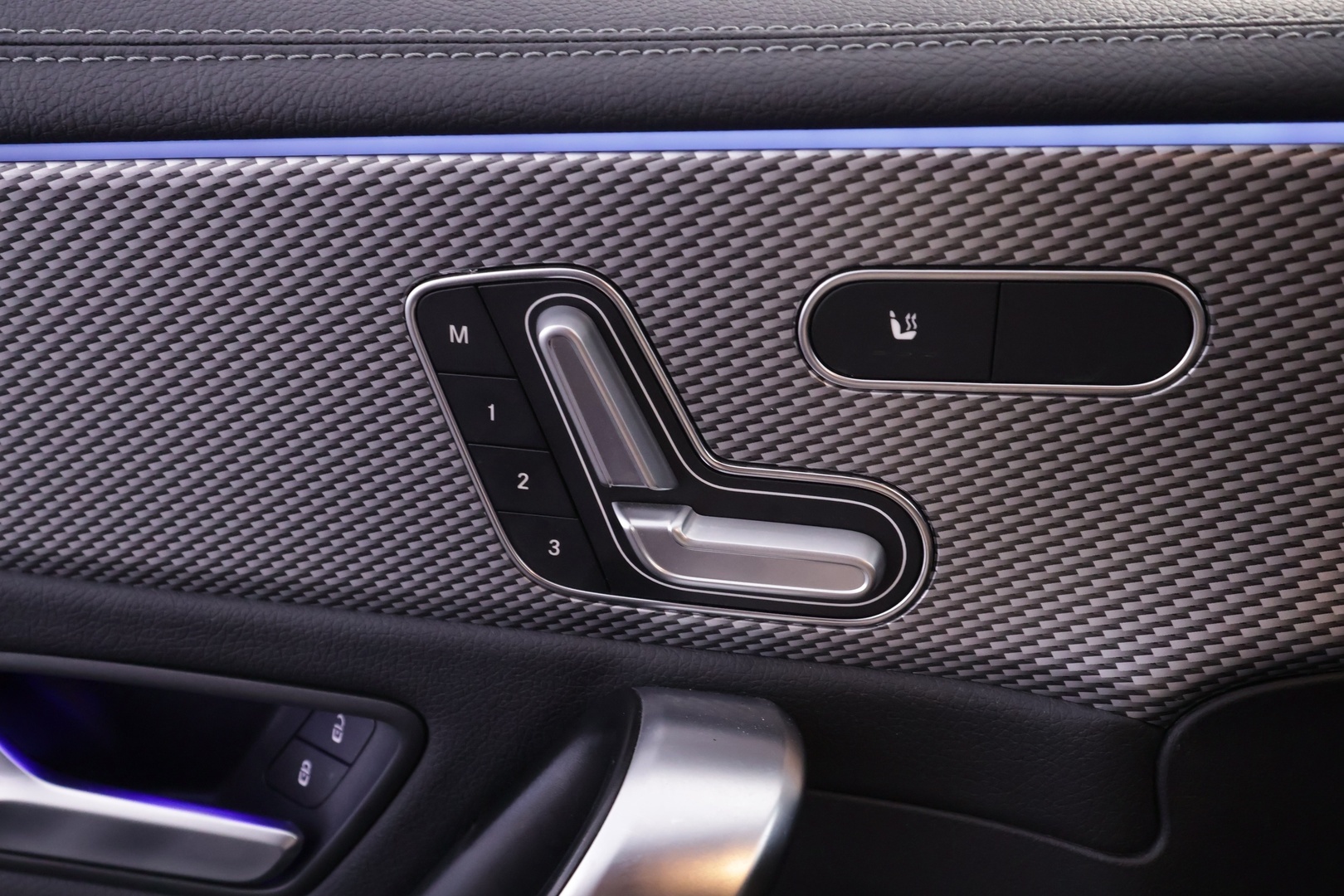 MERCEDES-BENZ CLA 2023