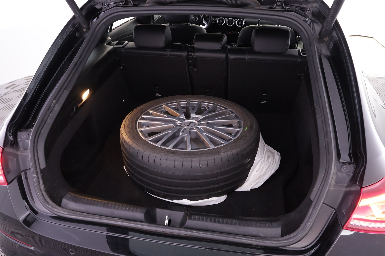 MERCEDES-BENZ CLA 2023