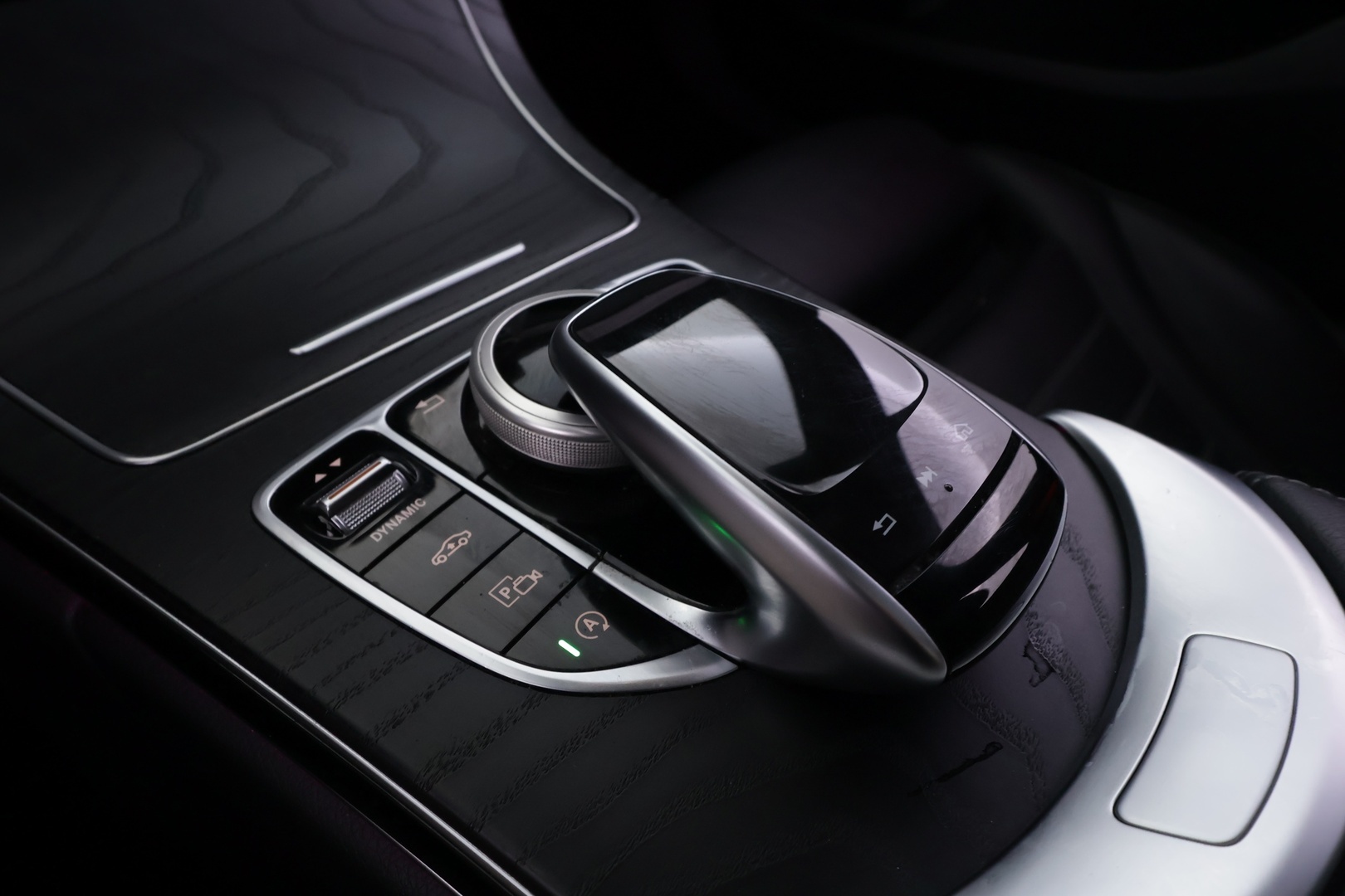 MERCEDES-BENZ C 2019