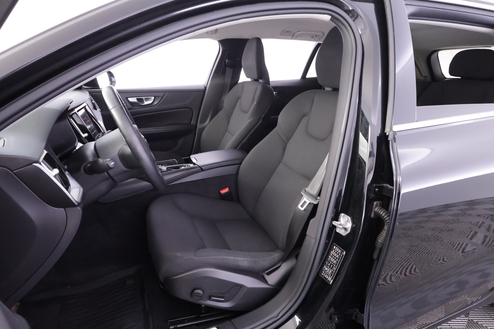 VOLVO V60 2022
