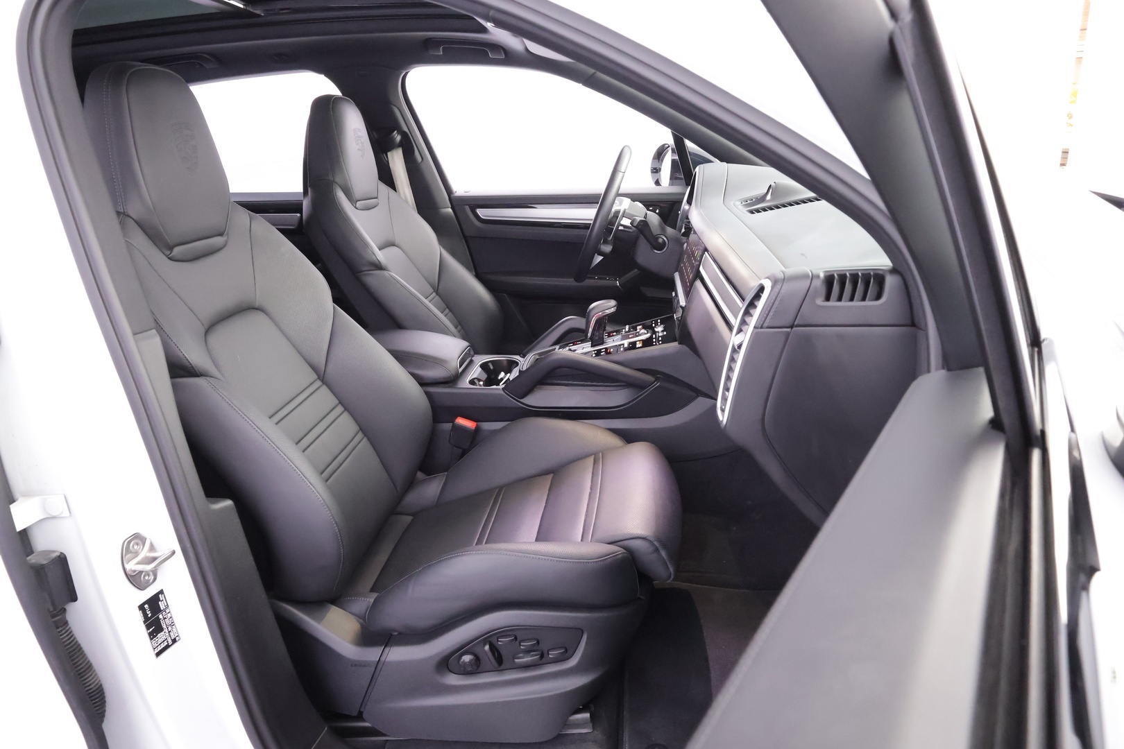PORSCHE Cayenne 2023