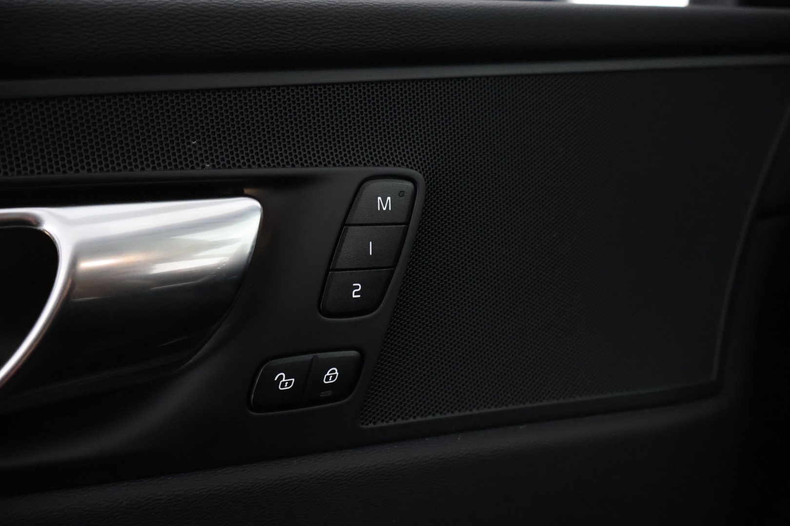 VOLVO XC60 2022