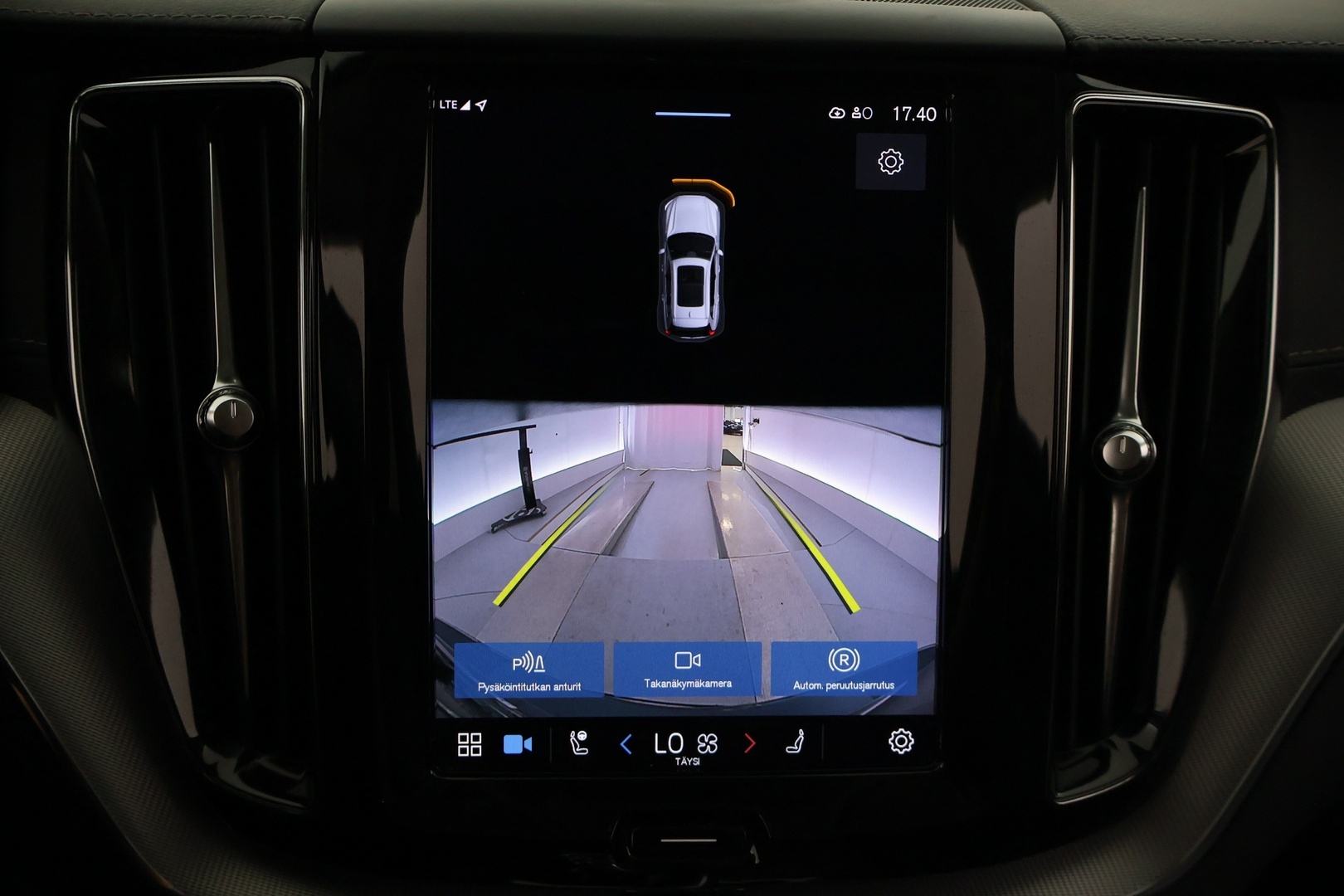 VOLVO XC60 2022
