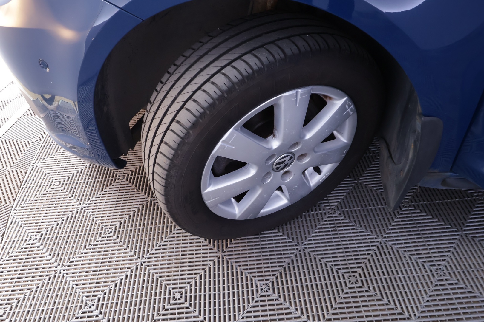 VOLKSWAGEN Touran 2012