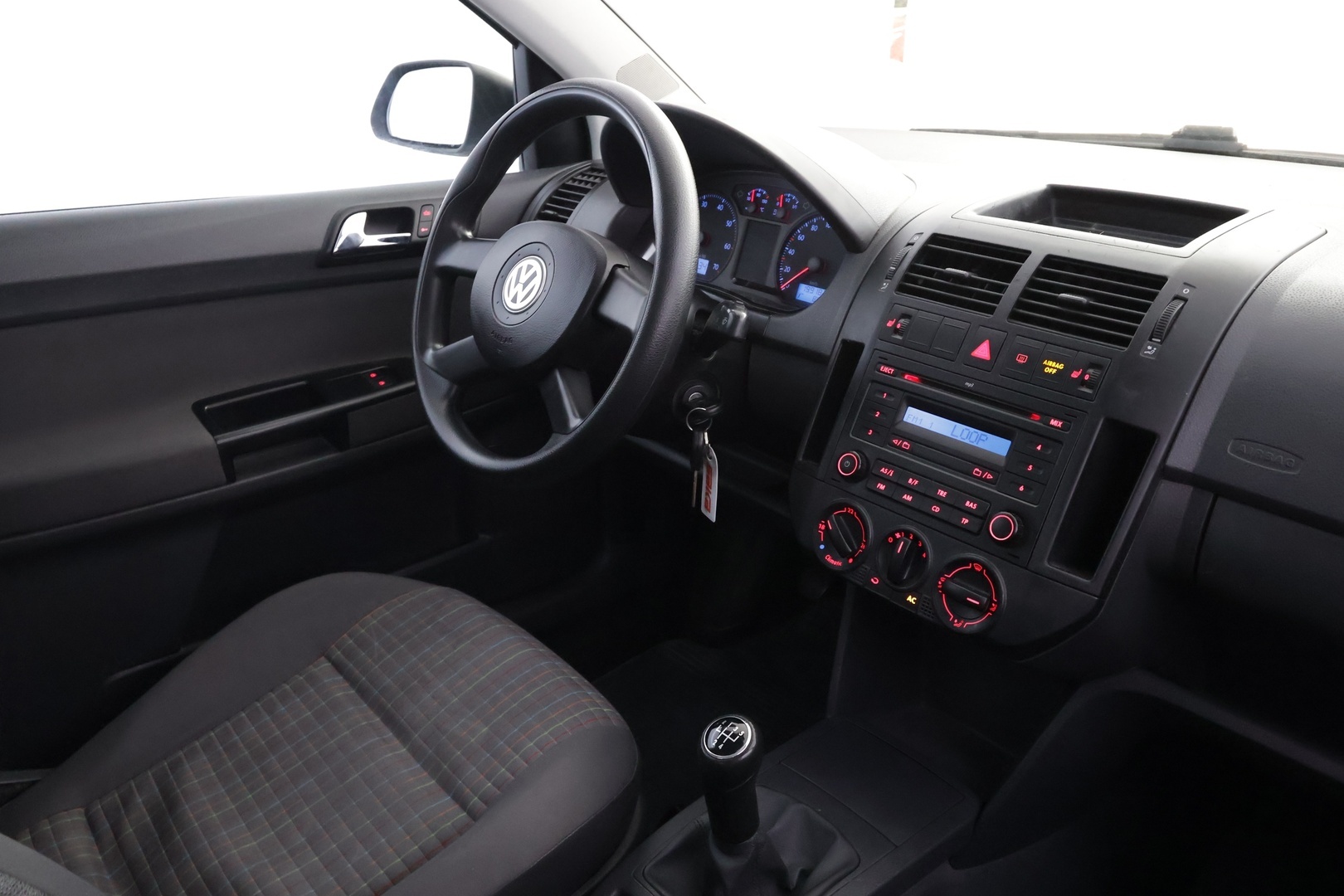 VOLKSWAGEN Polo 2006