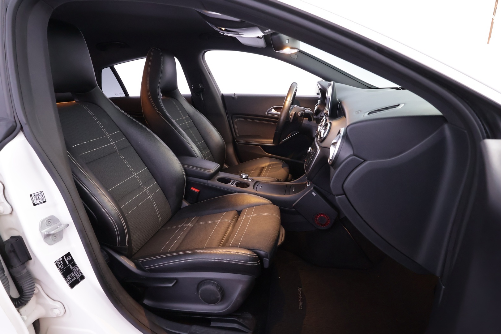 MERCEDES-BENZ CLA 2016