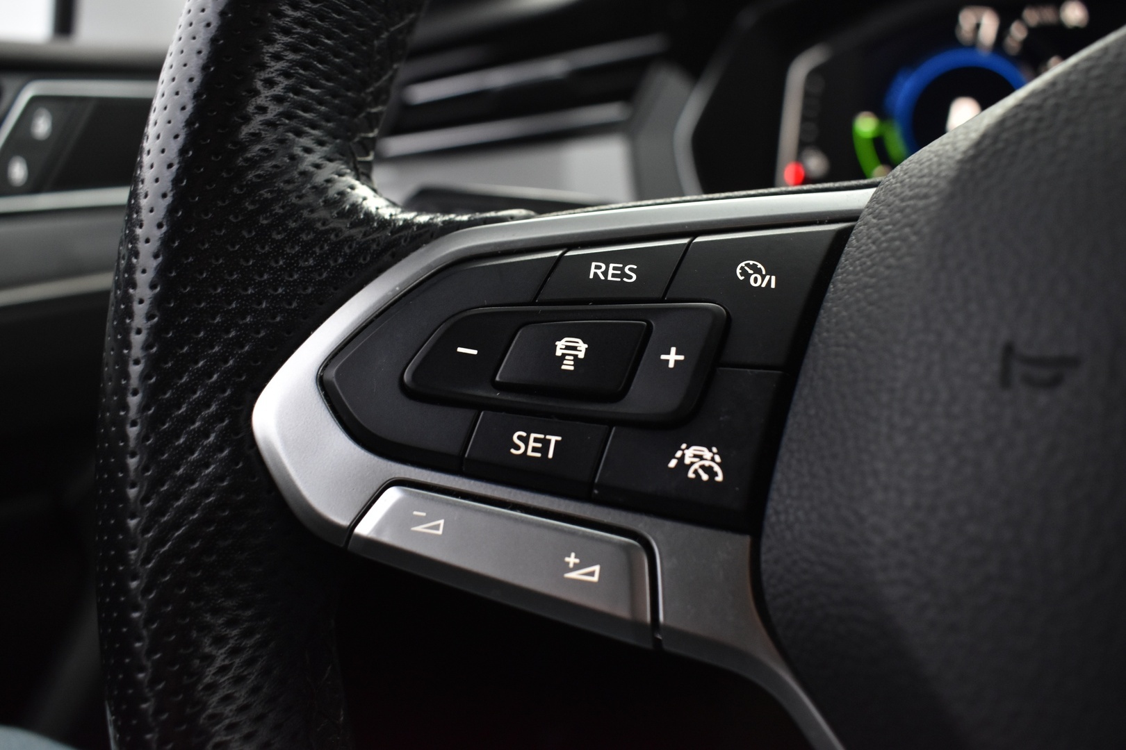 VOLKSWAGEN Passat 2020