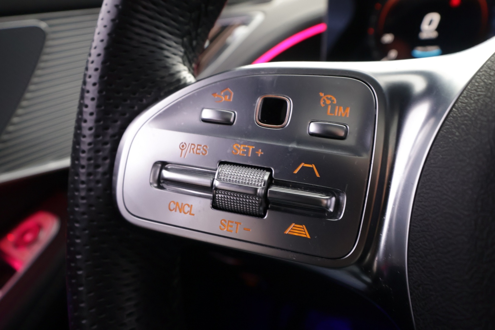 MERCEDES-BENZ EQC 2021