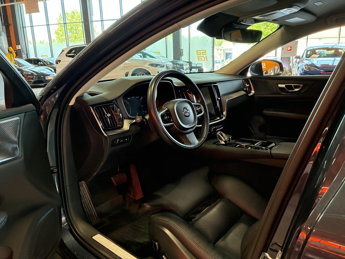 VOLVO V60 2021