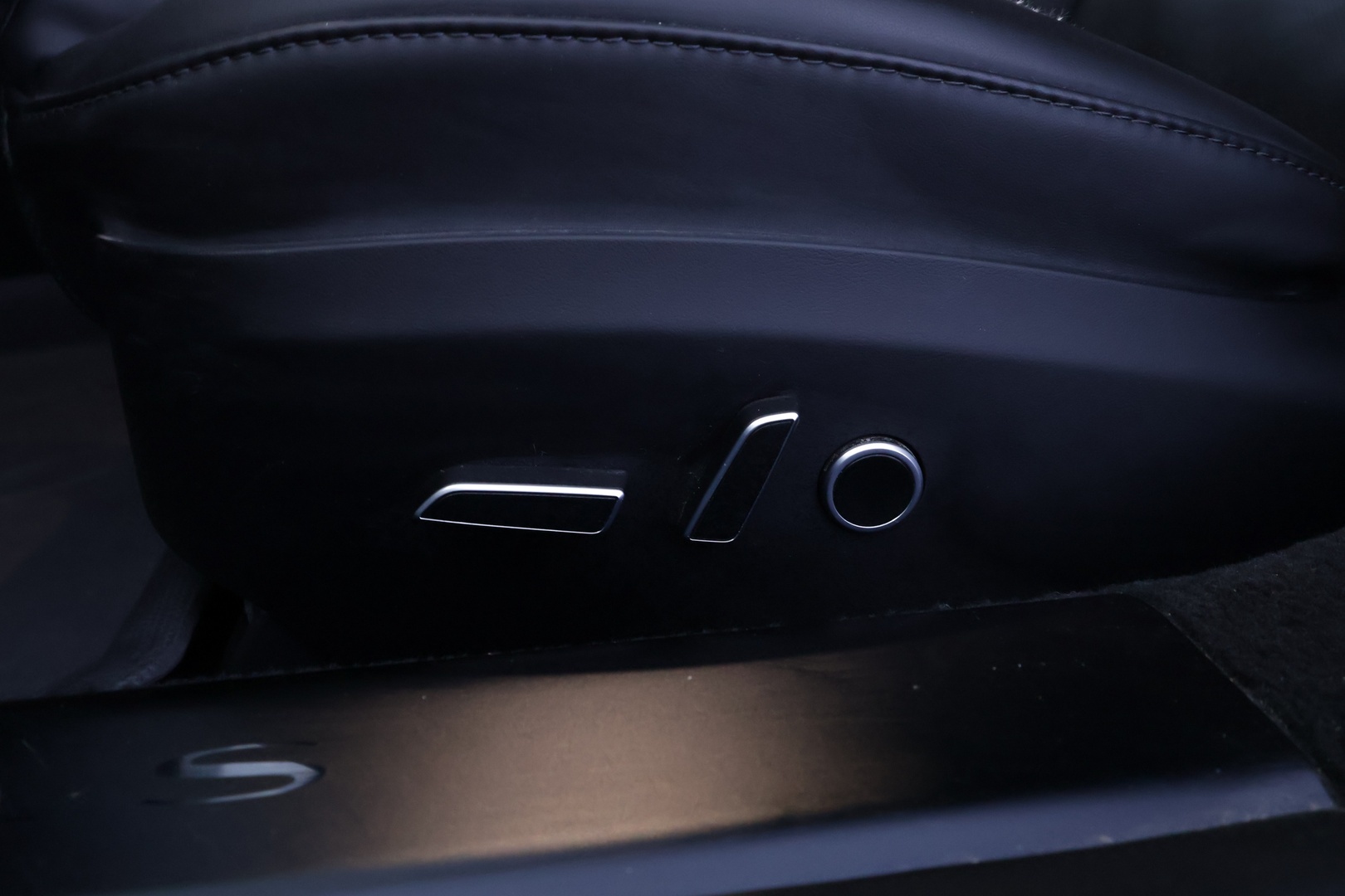 TESLA Model S 2023