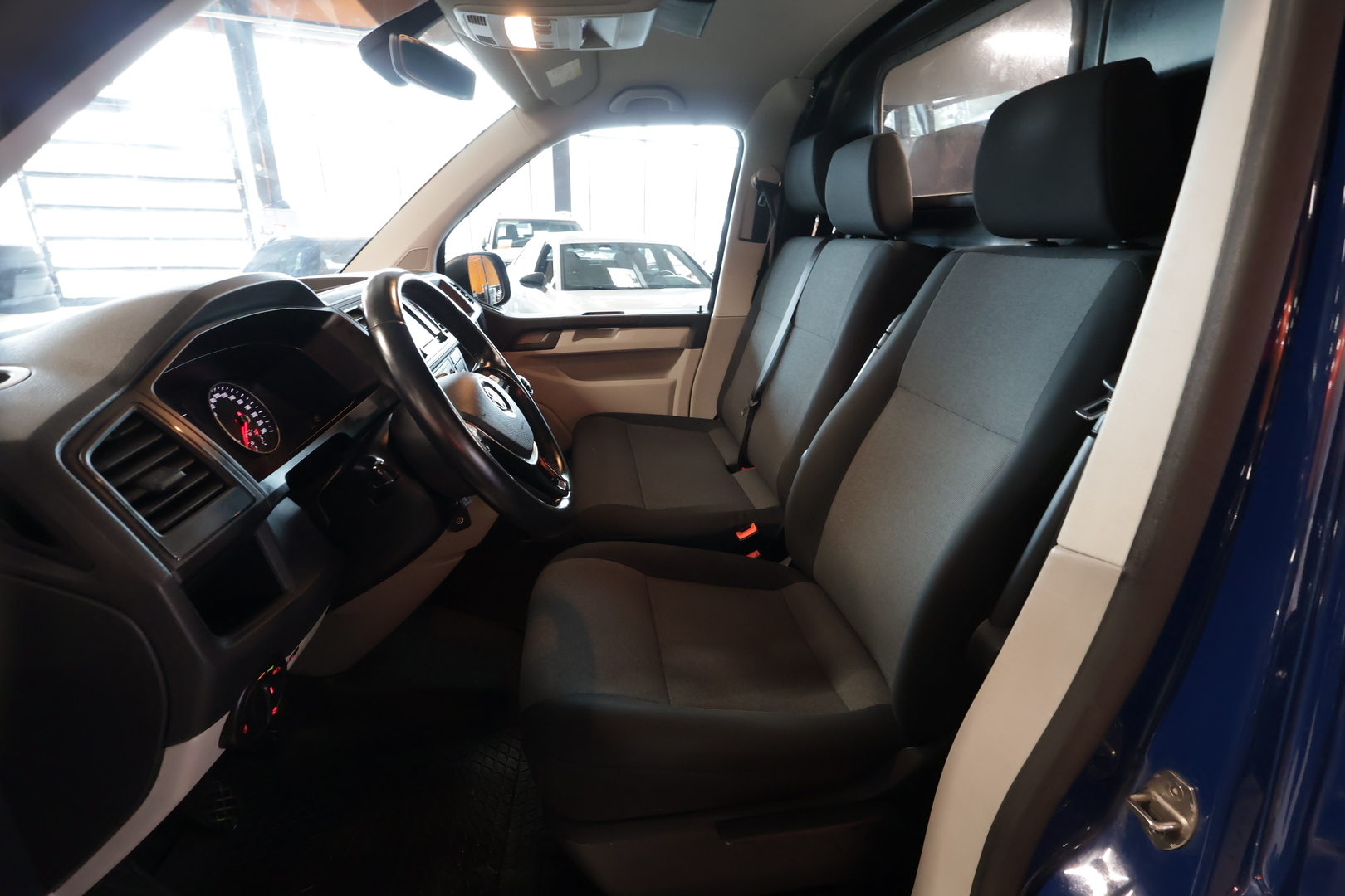 VOLKSWAGEN Transporter 2016