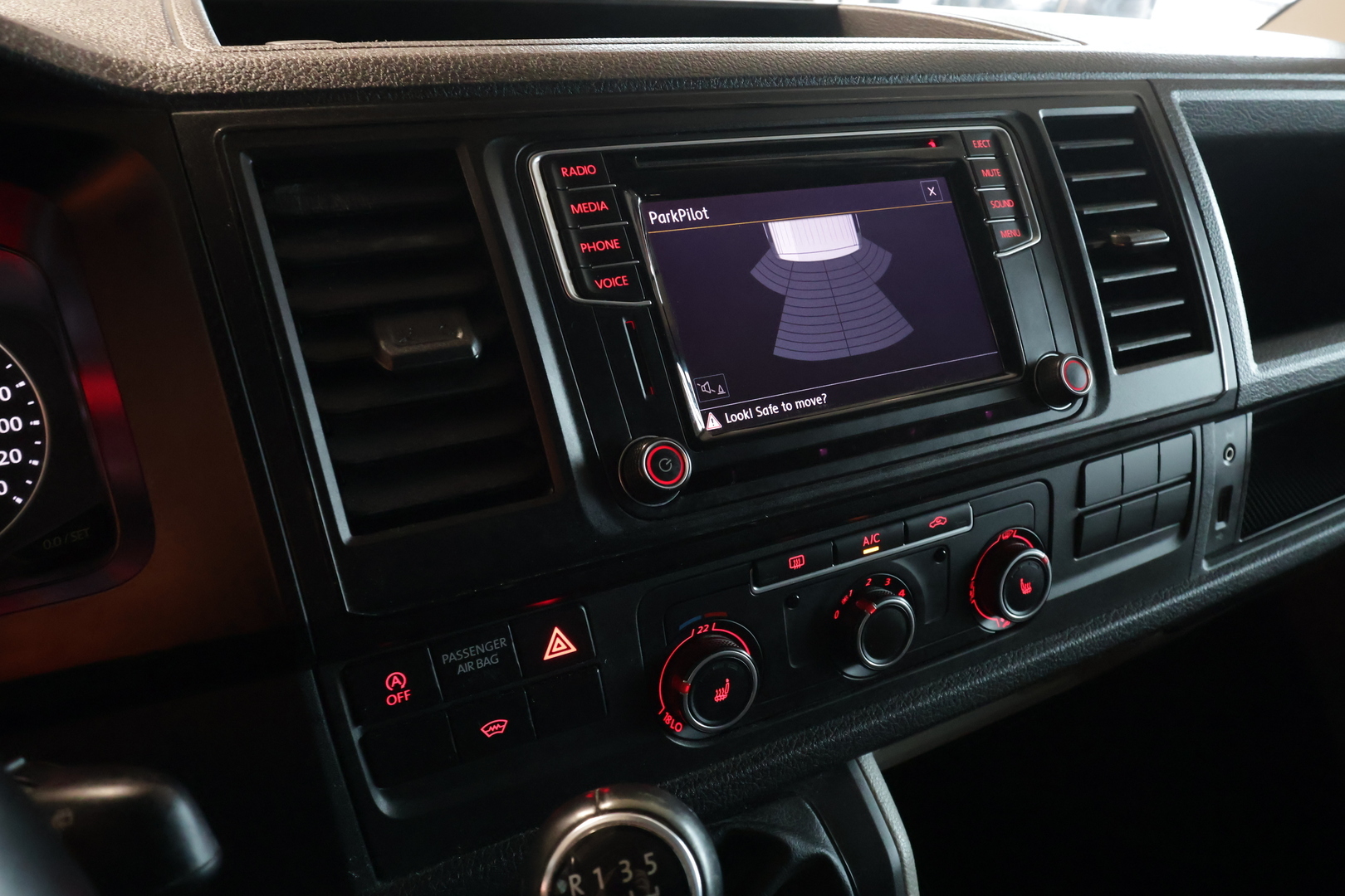 VOLKSWAGEN Transporter 2016