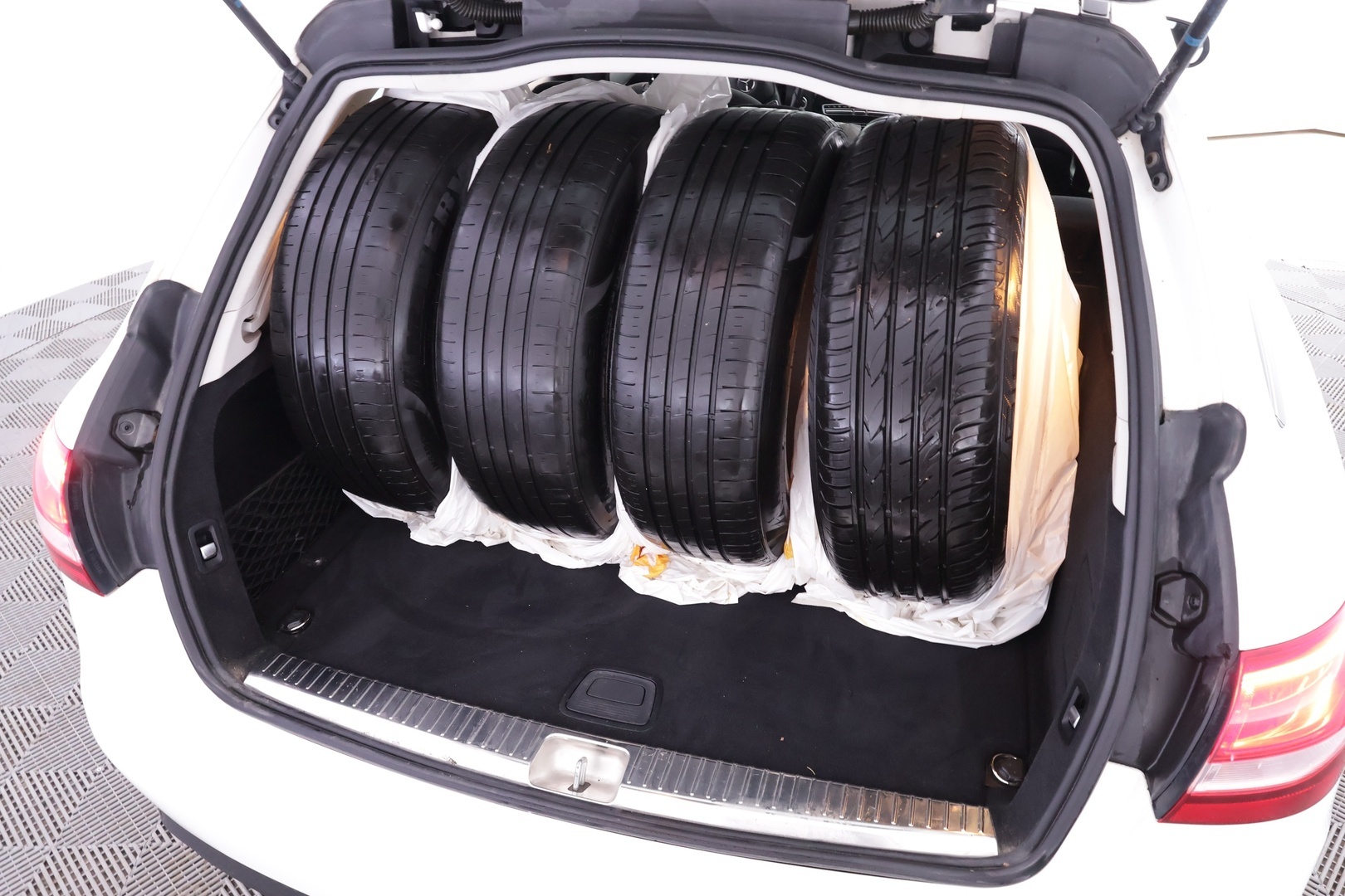 MERCEDES-BENZ C 2016