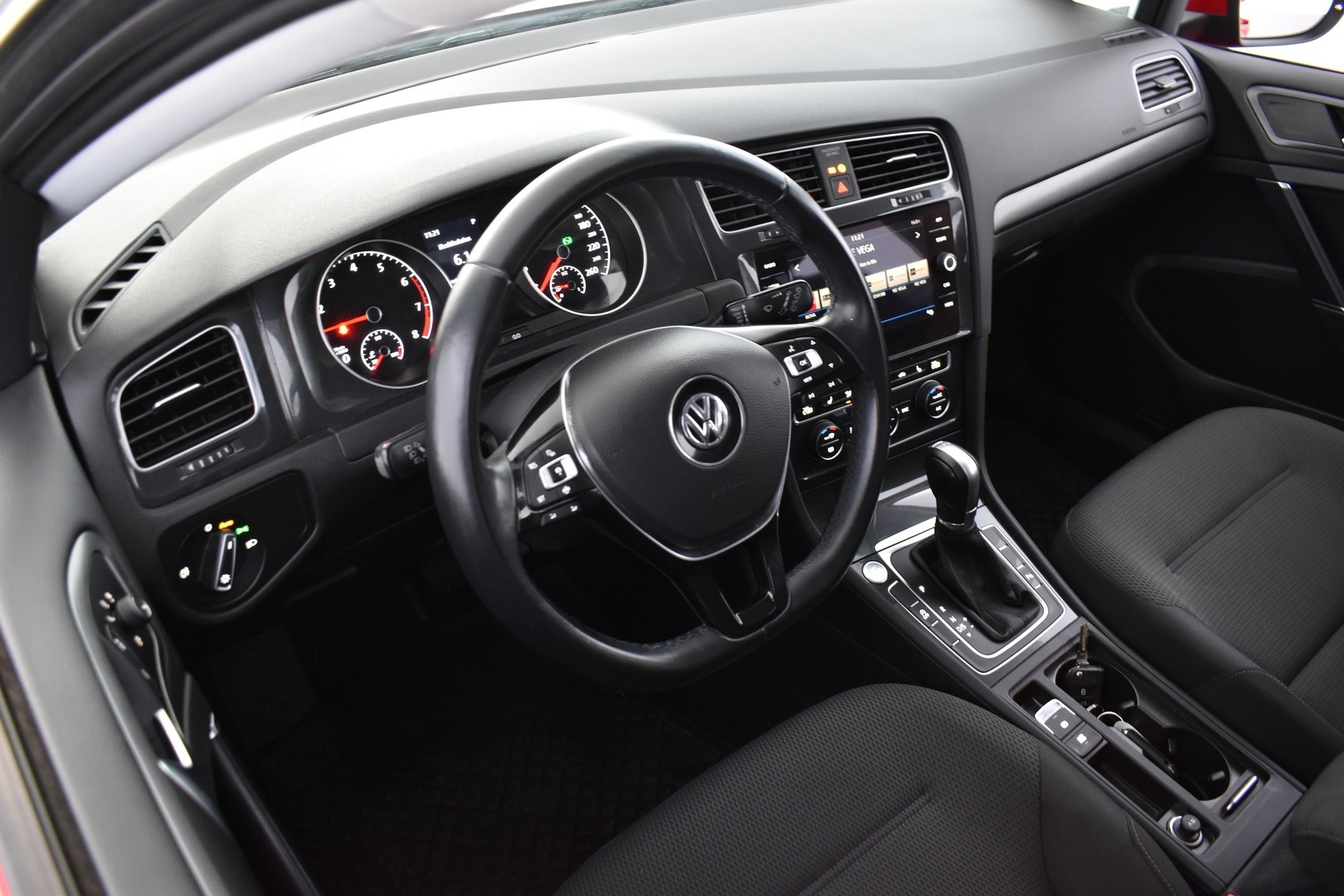 VOLKSWAGEN Golf 2019