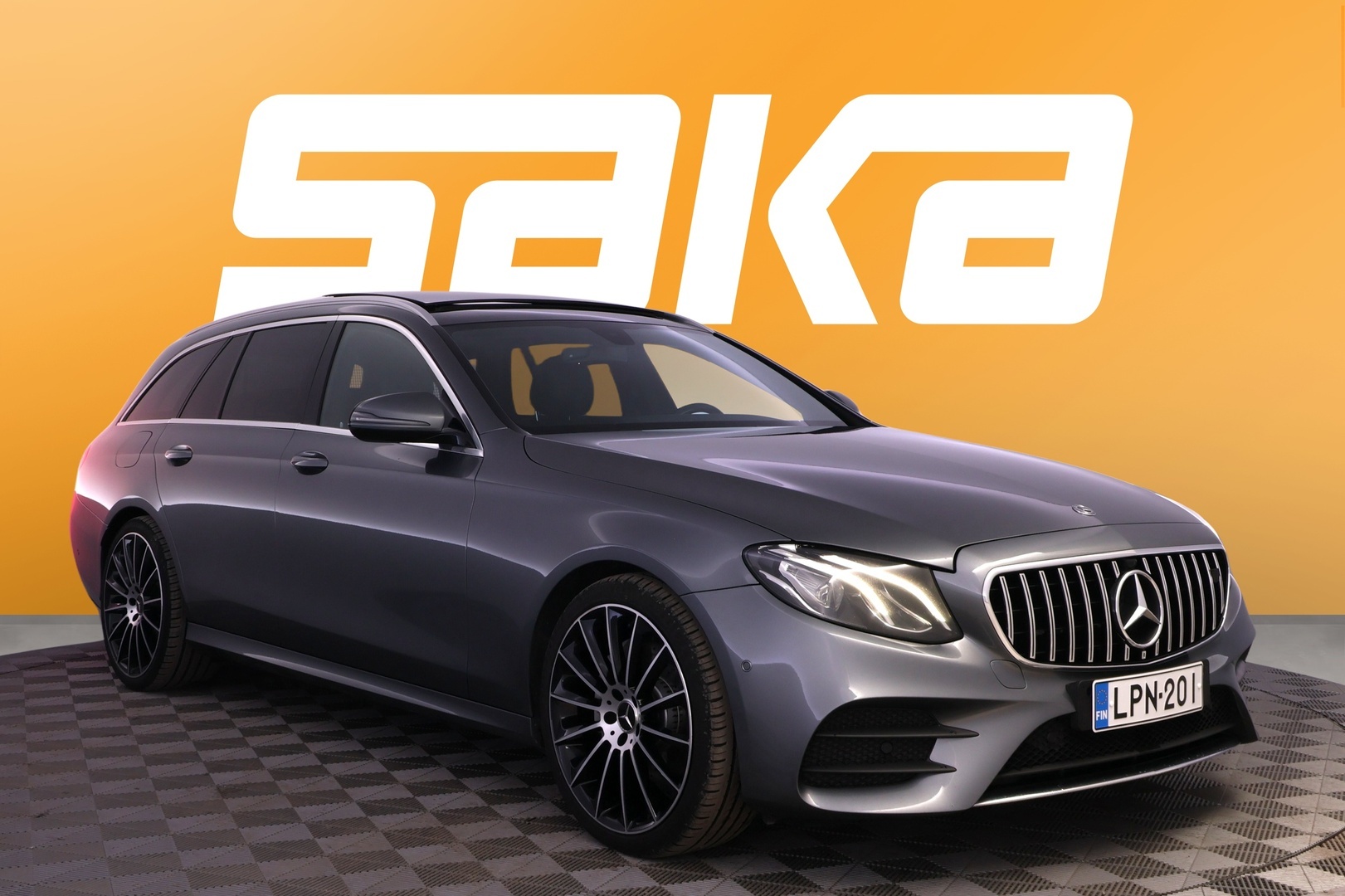 MERCEDES-BENZ E 2017