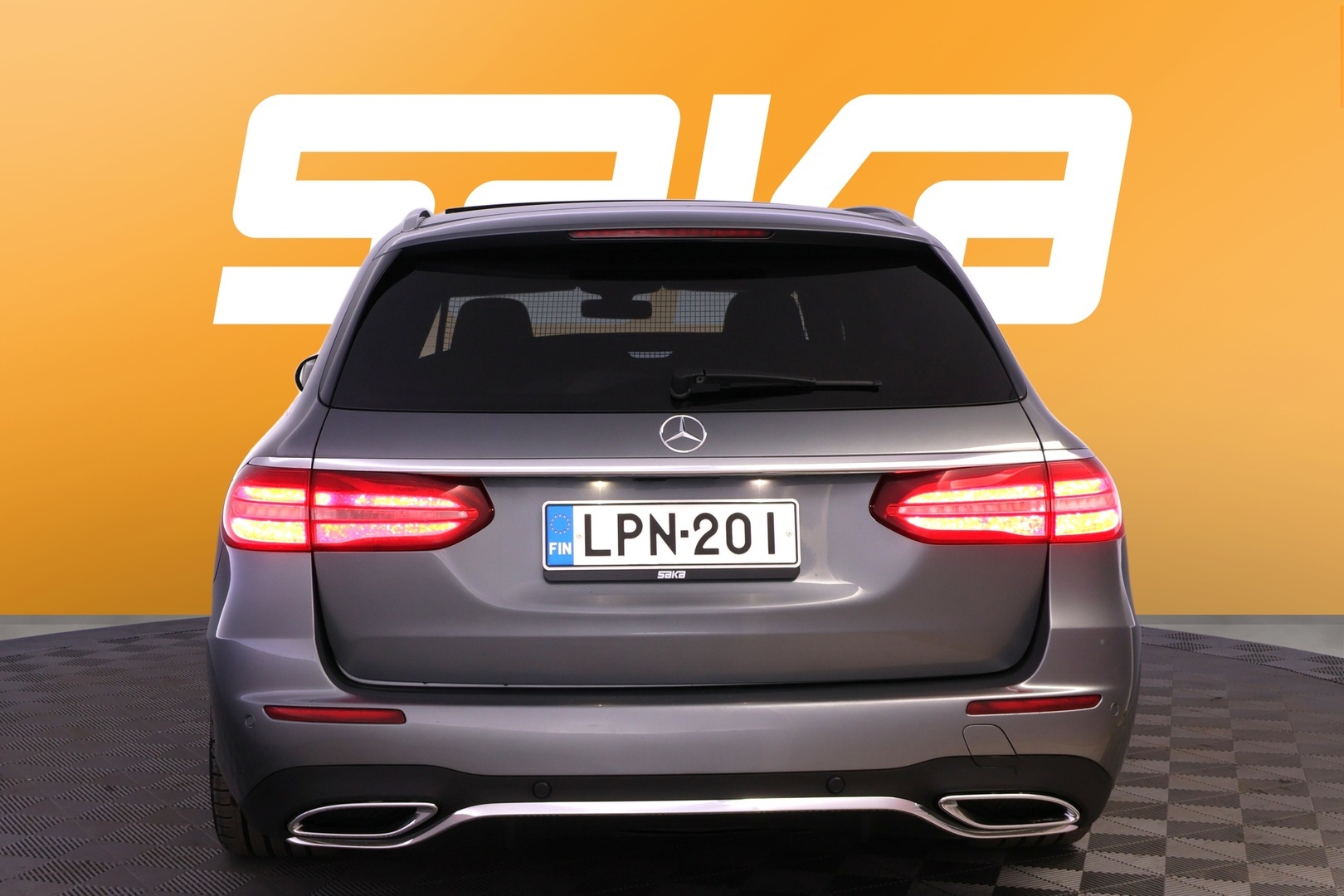 MERCEDES-BENZ E 2017