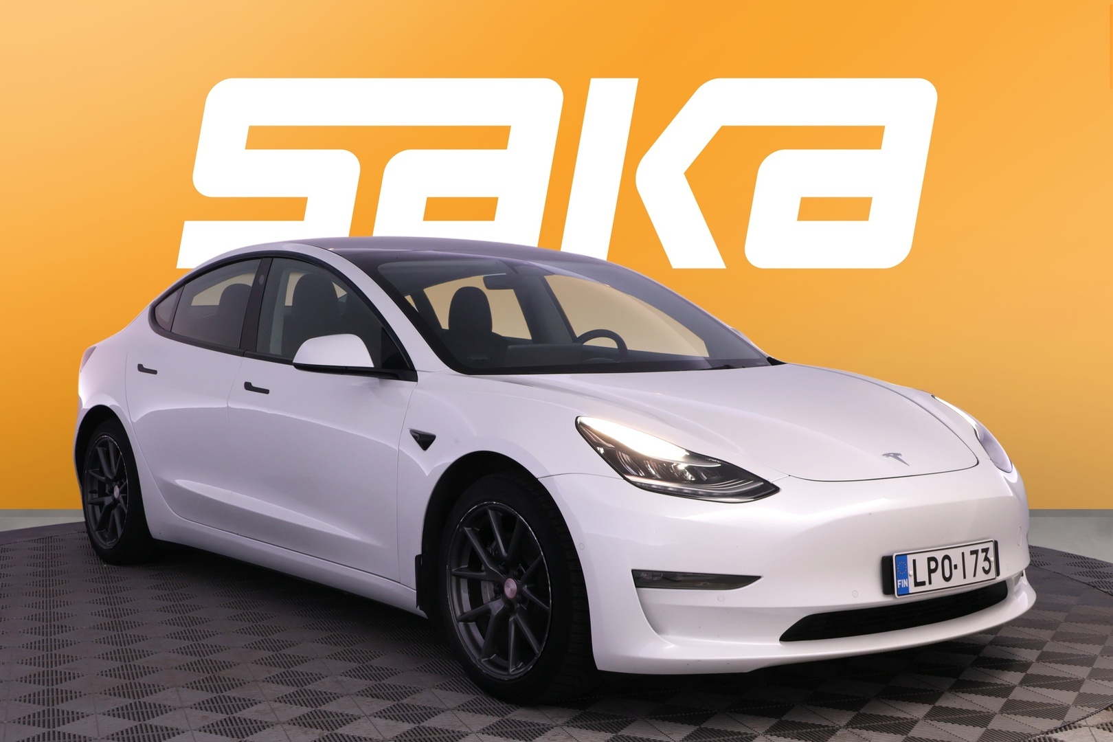 TESLA Model 3 2021