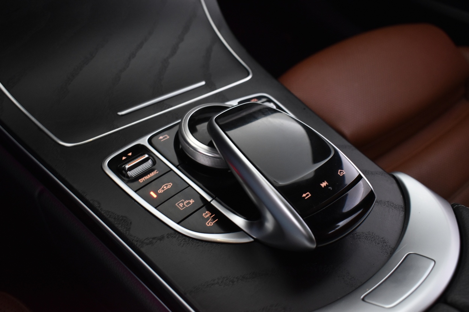 MERCEDES-BENZ C 2020