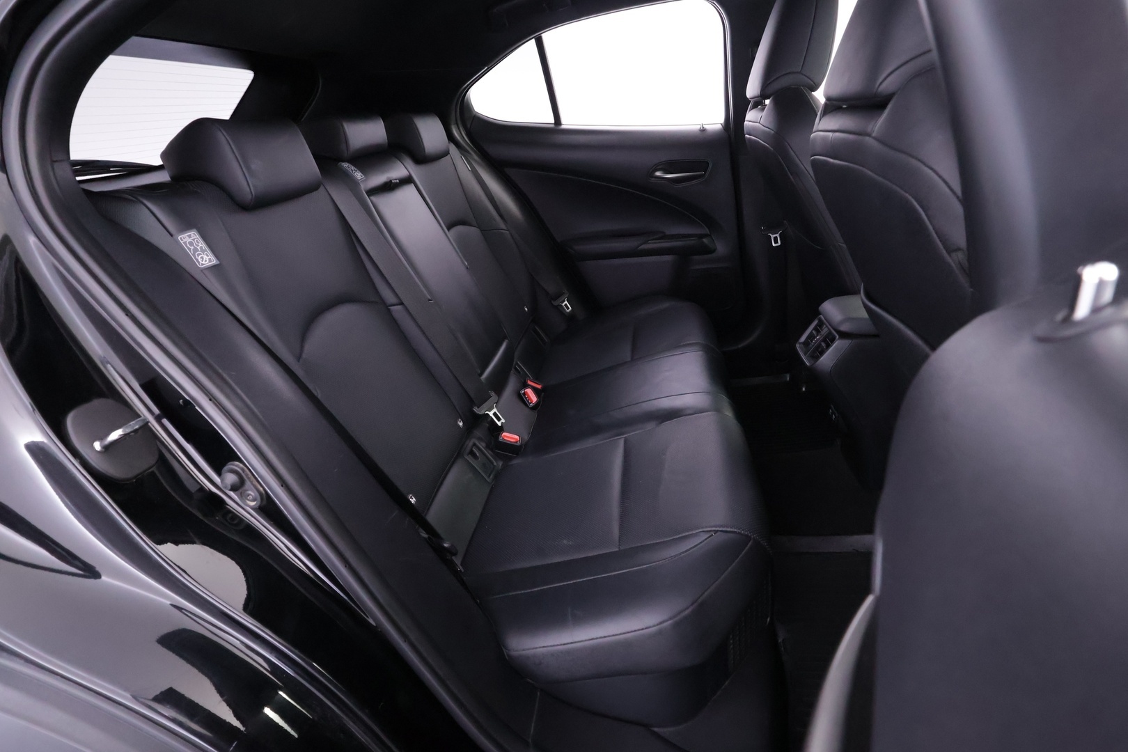 LEXUS UX 2020
