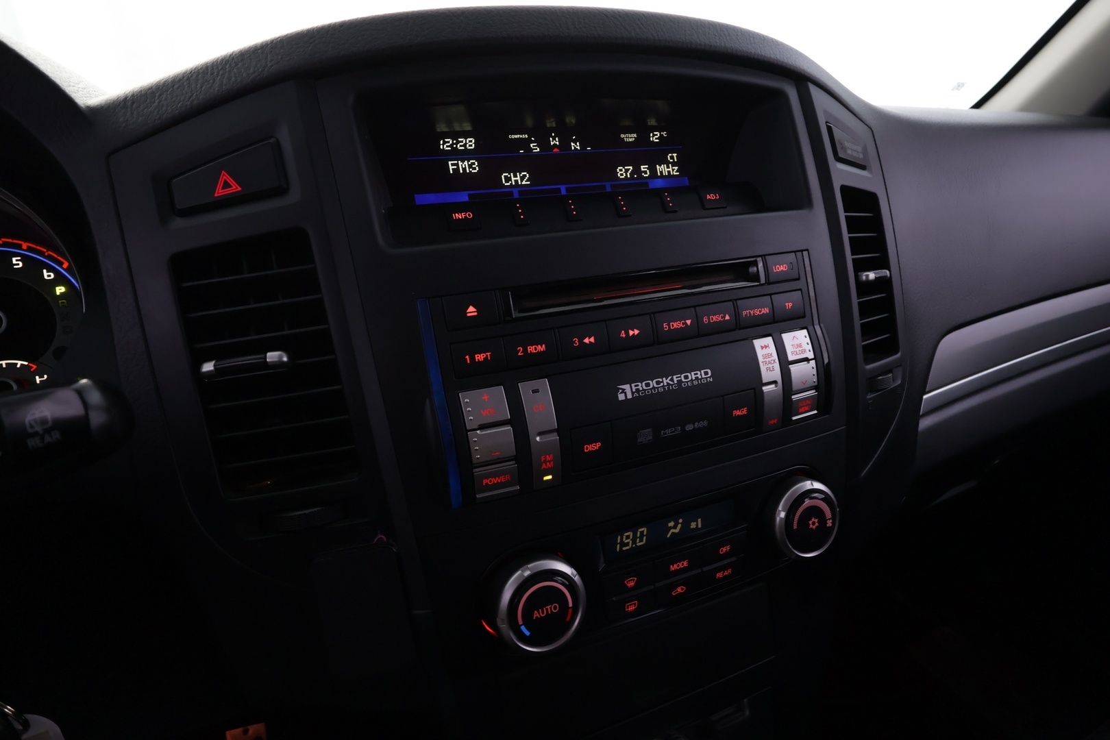 MITSUBISHI Pajero 2010