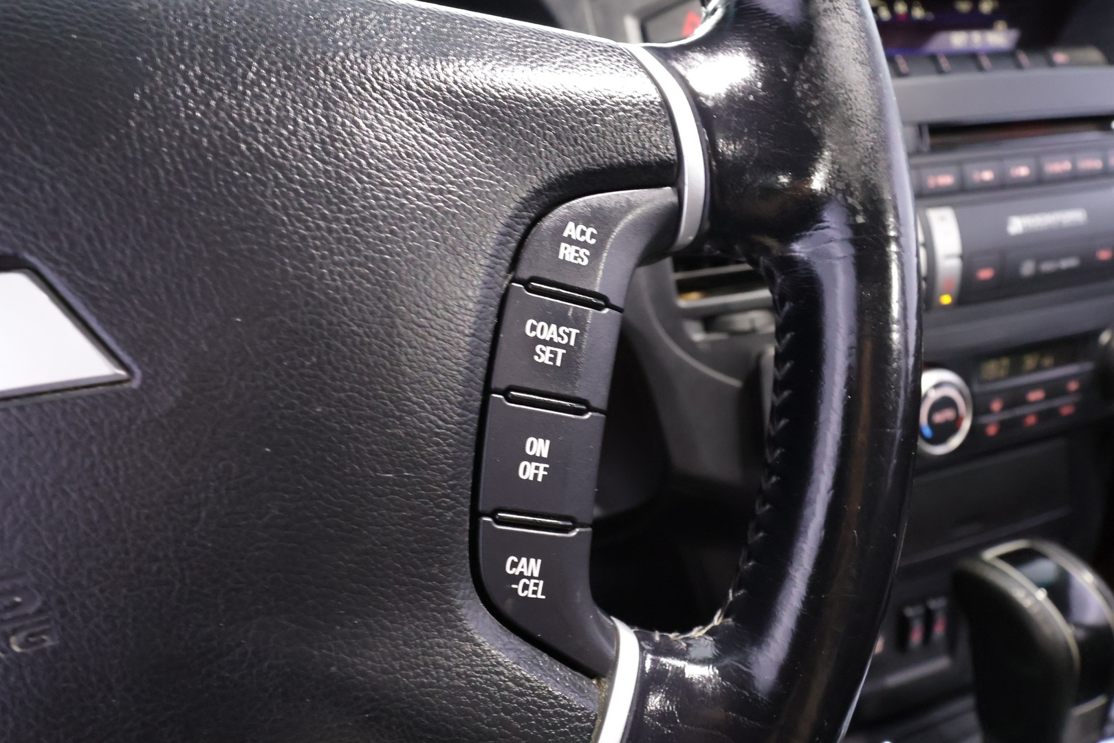 MITSUBISHI Pajero 2010