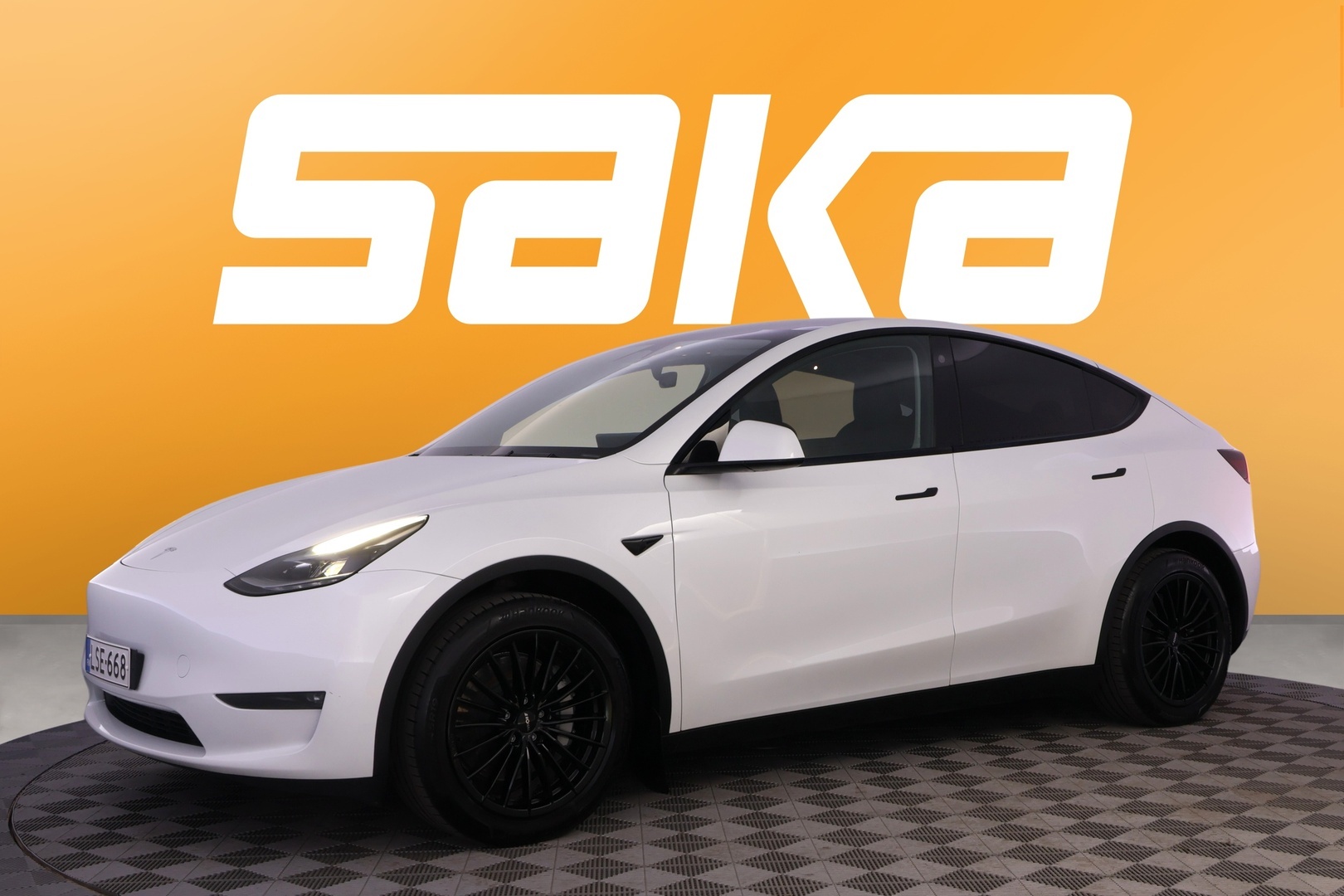 TESLA Model Y 2023