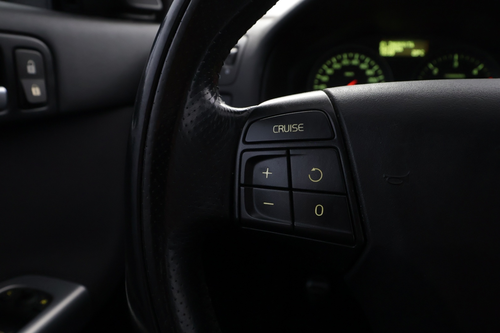 VOLVO S40 2012