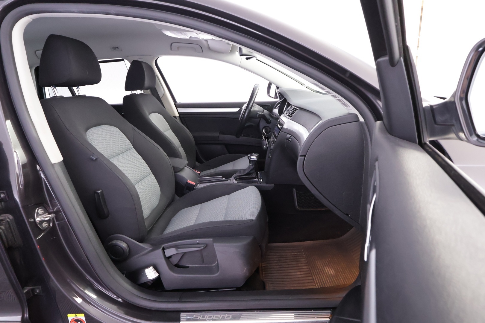 SKODA Superb 2010