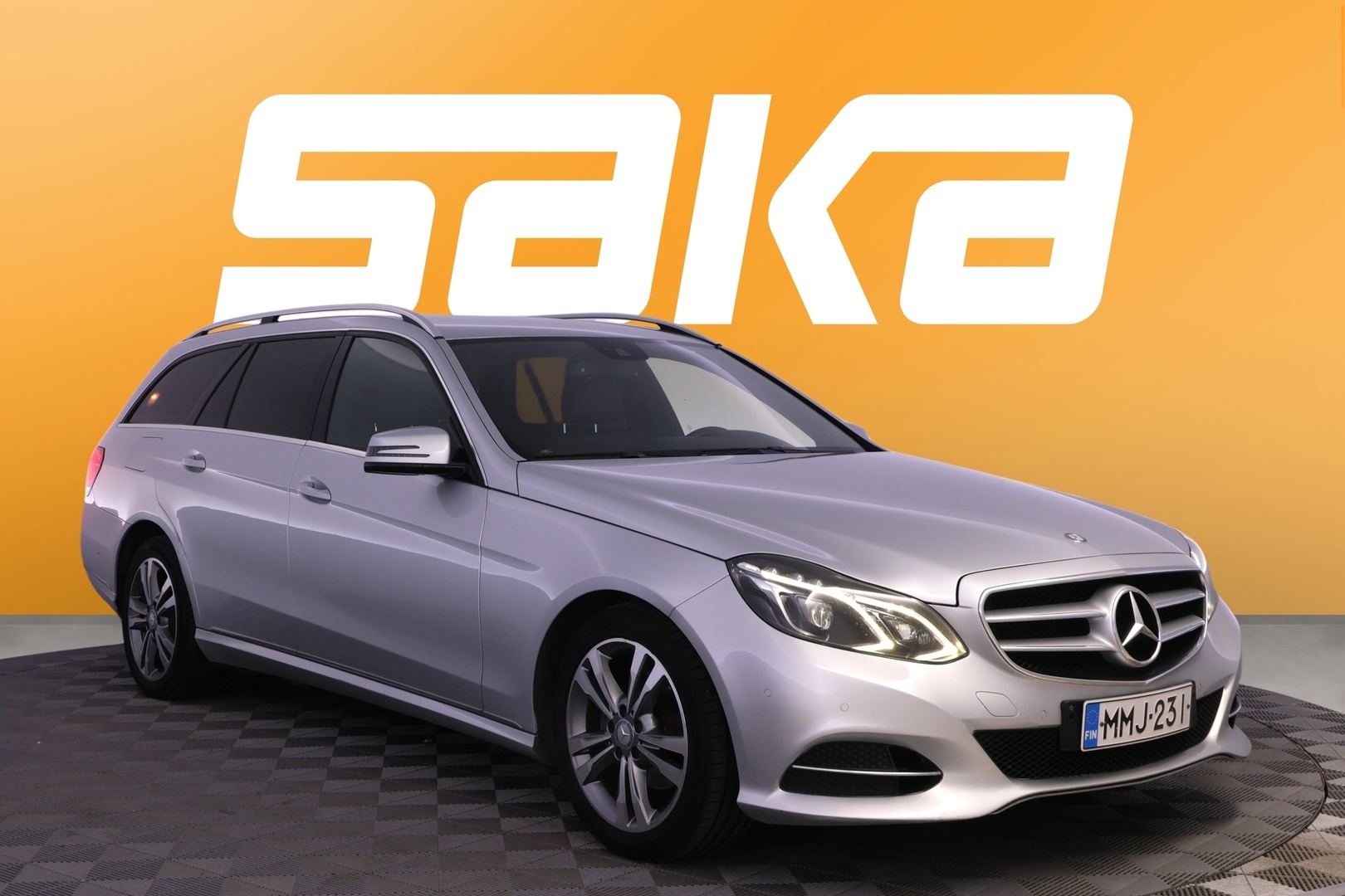 MERCEDES-BENZ E 2015