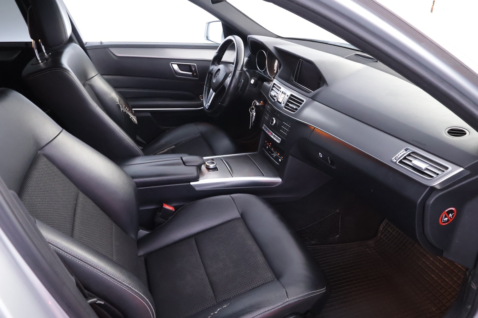 MERCEDES-BENZ E 2015