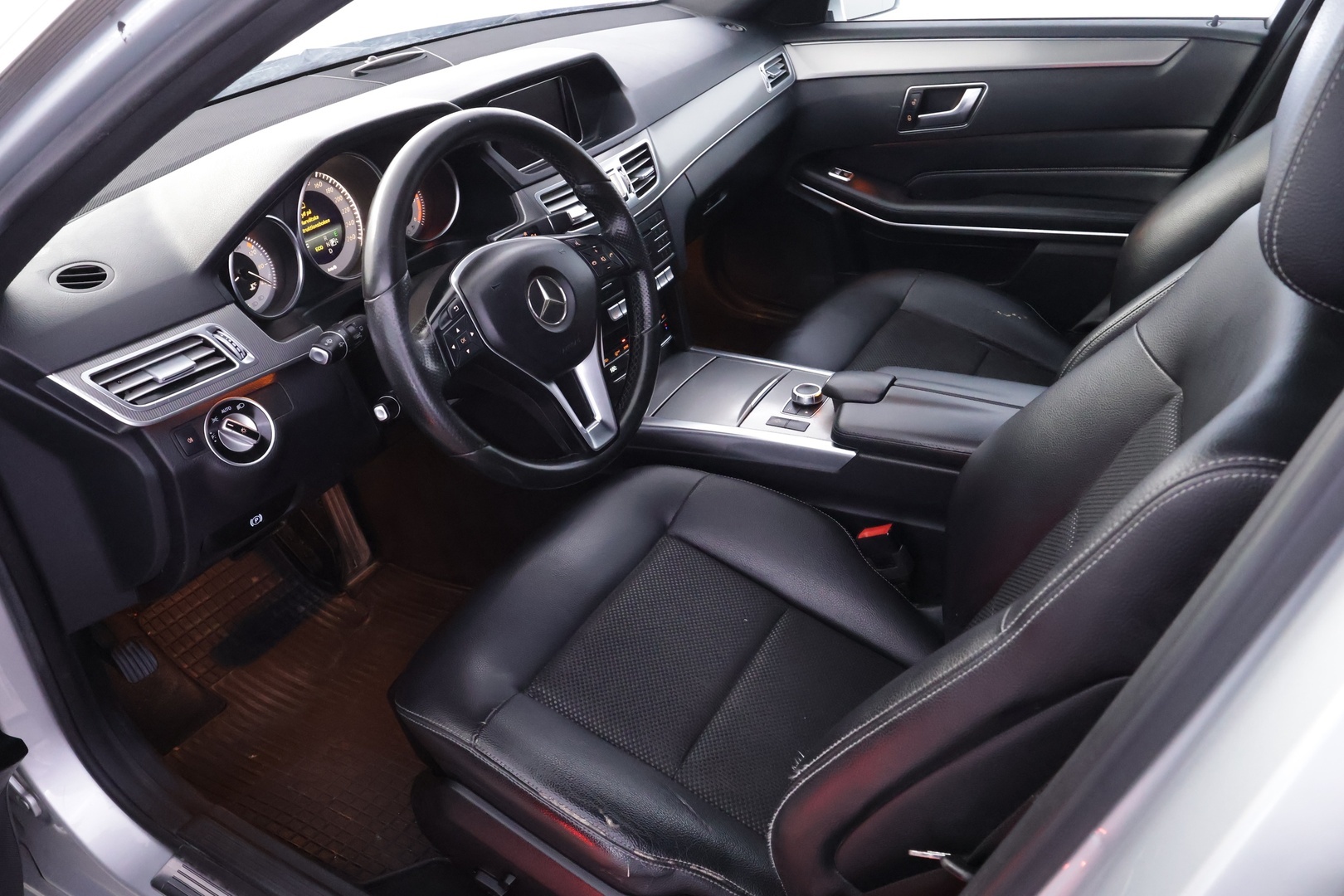 MERCEDES-BENZ E 2015