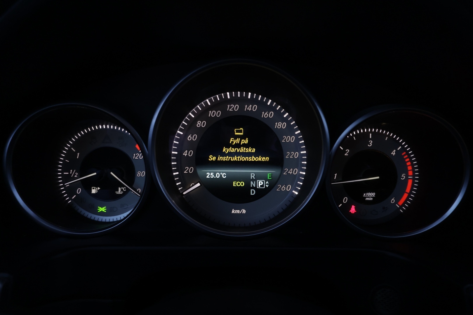 MERCEDES-BENZ E 2015