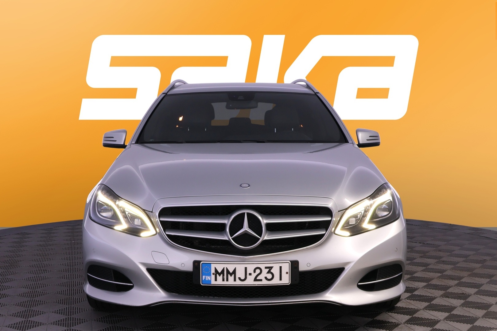 MERCEDES-BENZ E 2015